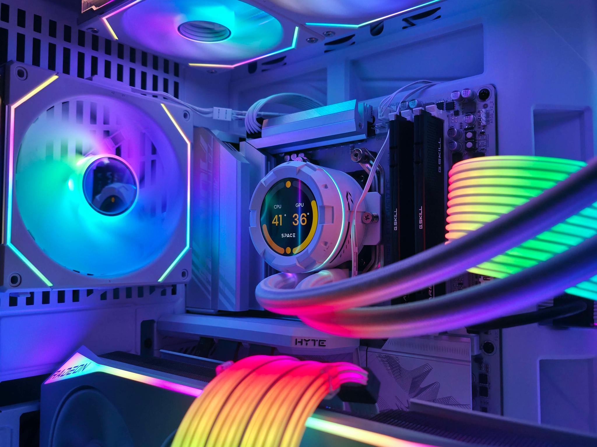 Gaming PC - RX 9070 XT - Ryzen 7 9800X3D - 32GB RAM - 2TB NVME SSD
