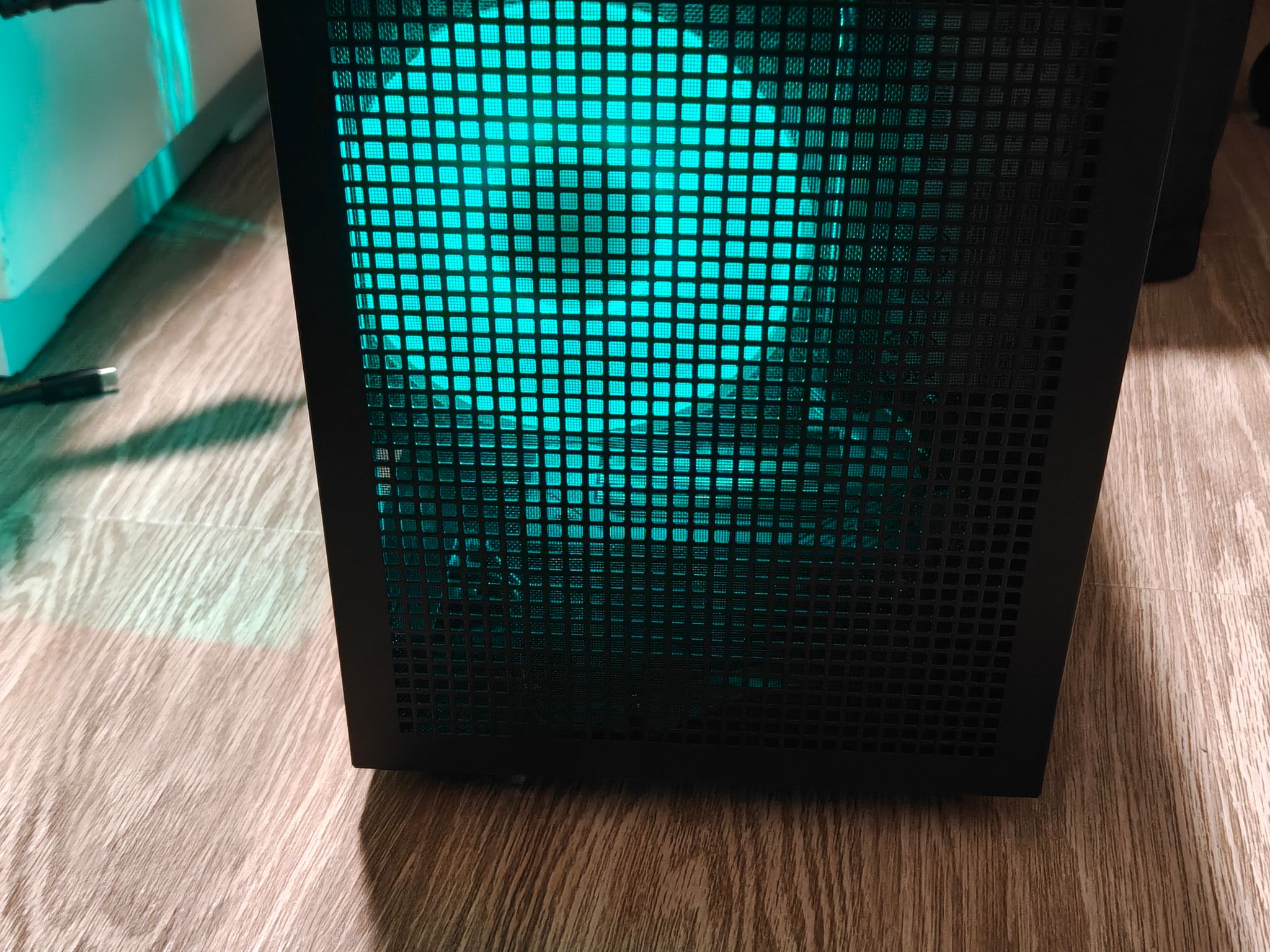 RX 9070 XT Itx Gaming PC - Ryzen 7 7800X3D, 32GB RAM, two 2TB NVMe SSD