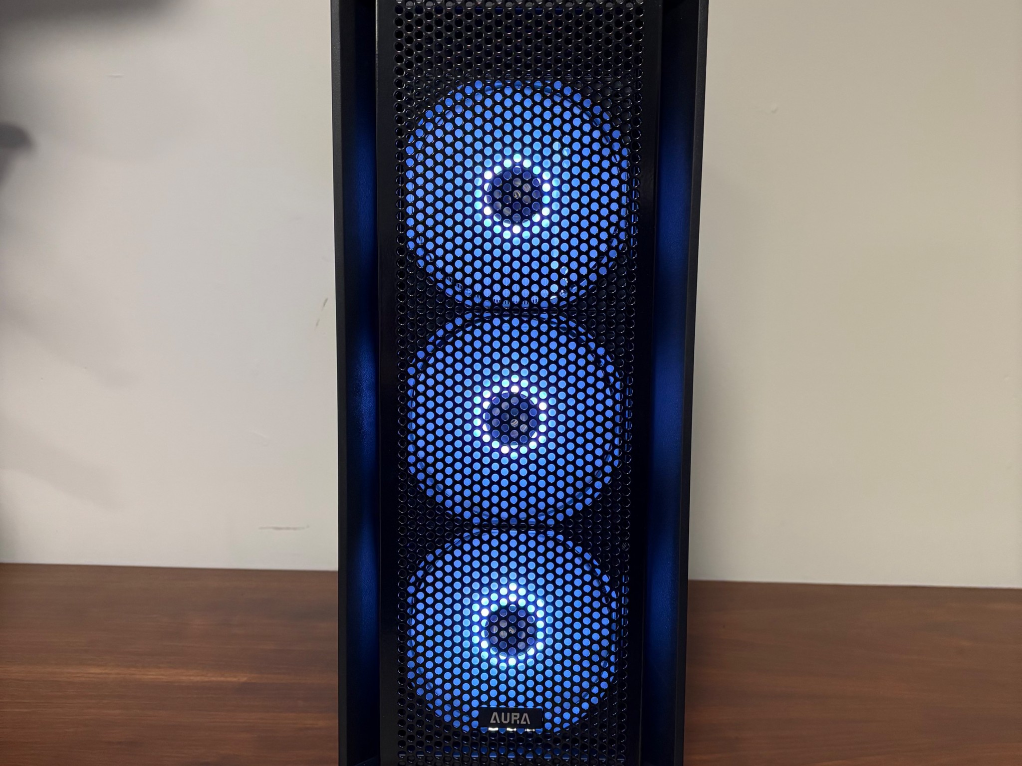 RTX 3070 | Ryzen 9 5900X | 32GB DDR4 | 1TB SSD | 700W PSU | 4 x Fans