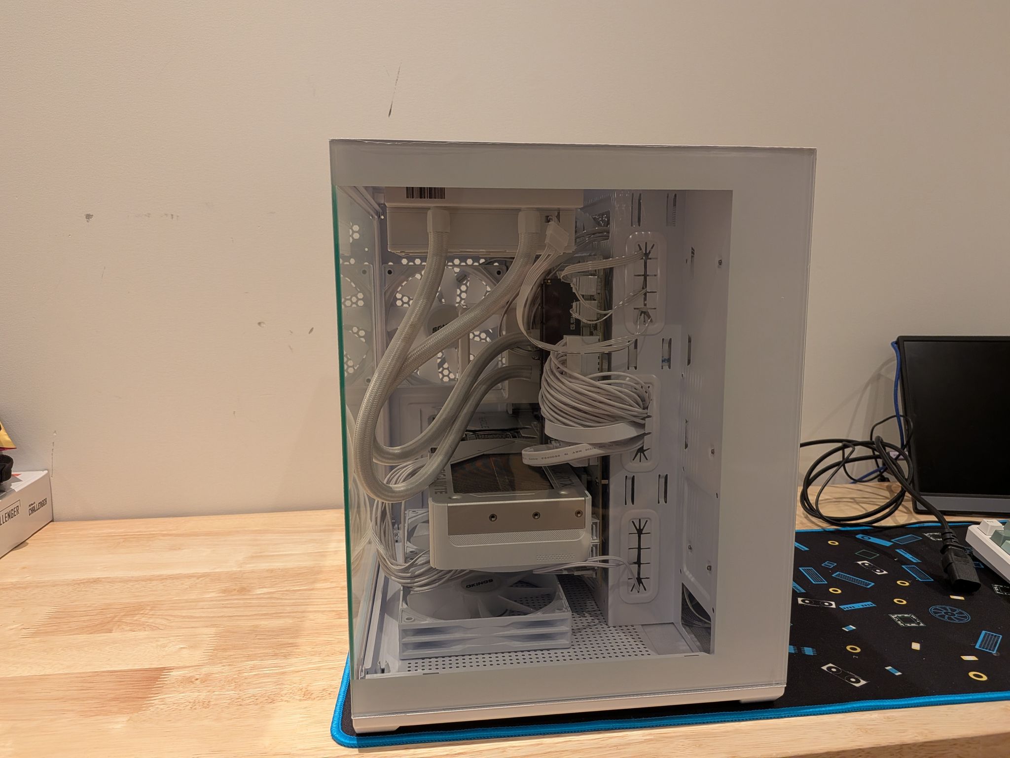 1440p First Light - RTX 5070, Core Ultra 5 250K Plus, 32 GB DDR5 RAM, 2 TB Gen 4, Liquid Cooled, RGB