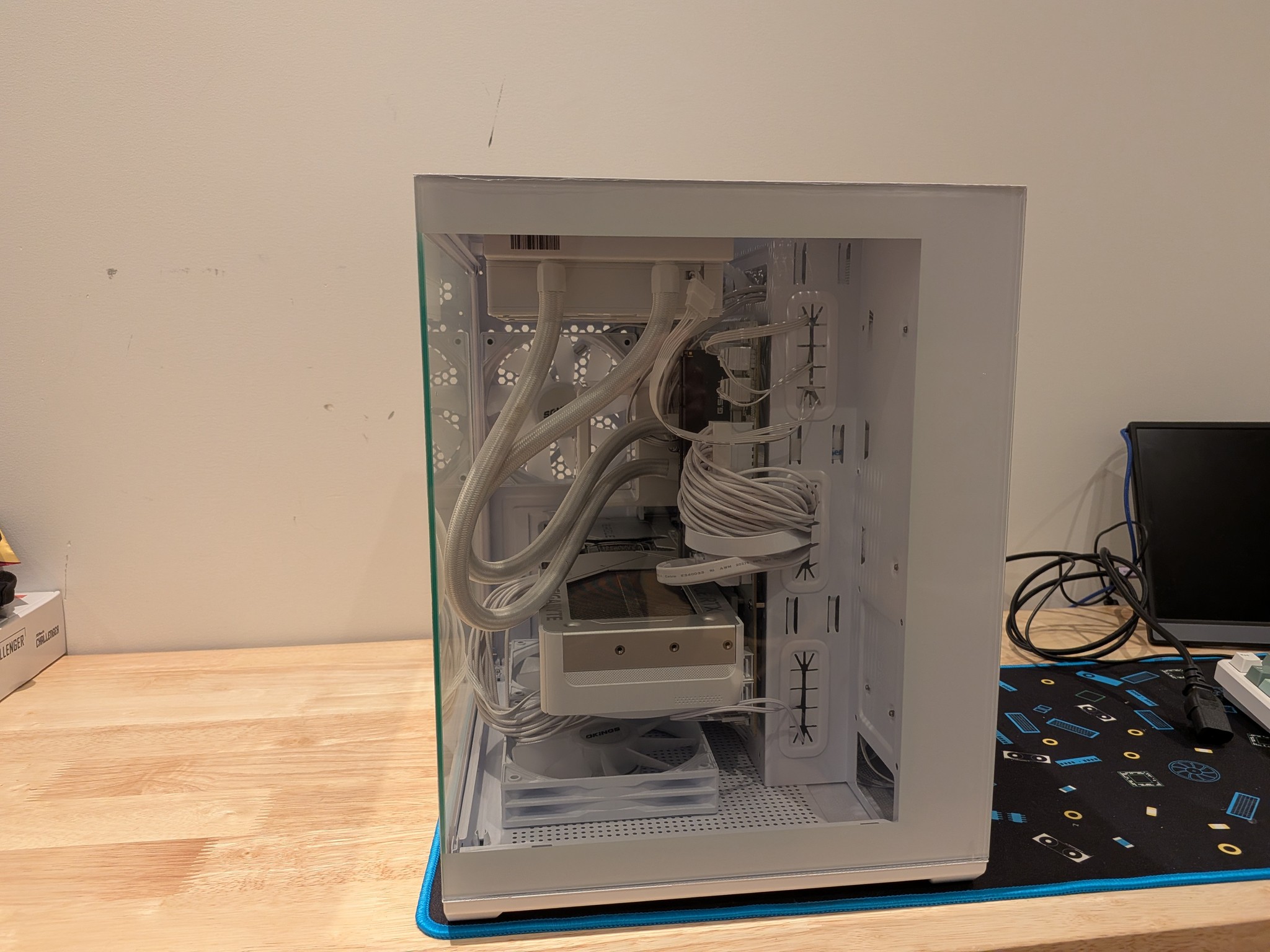 1440p First Light - RTX 5070, Core Ultra 5 250K Plus, 32 GB DDR5 RAM, 2 TB Gen 4, Liquid Cooled, RGB