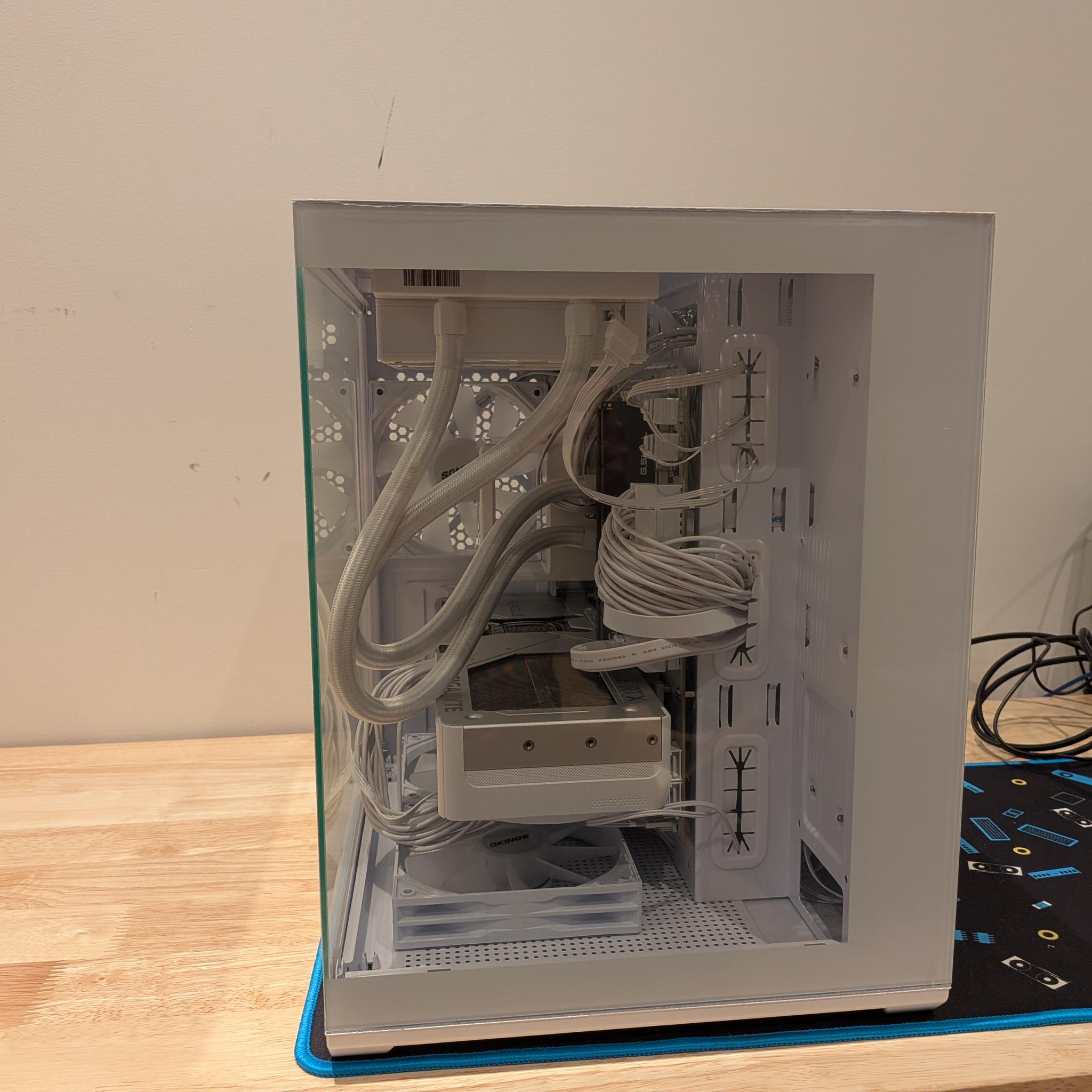 1440p First Light - RTX 5070, Core Ultra 5 250K Plus, 32 GB DDR5 RAM, 2 TB Gen 4, Liquid Cooled, RGB