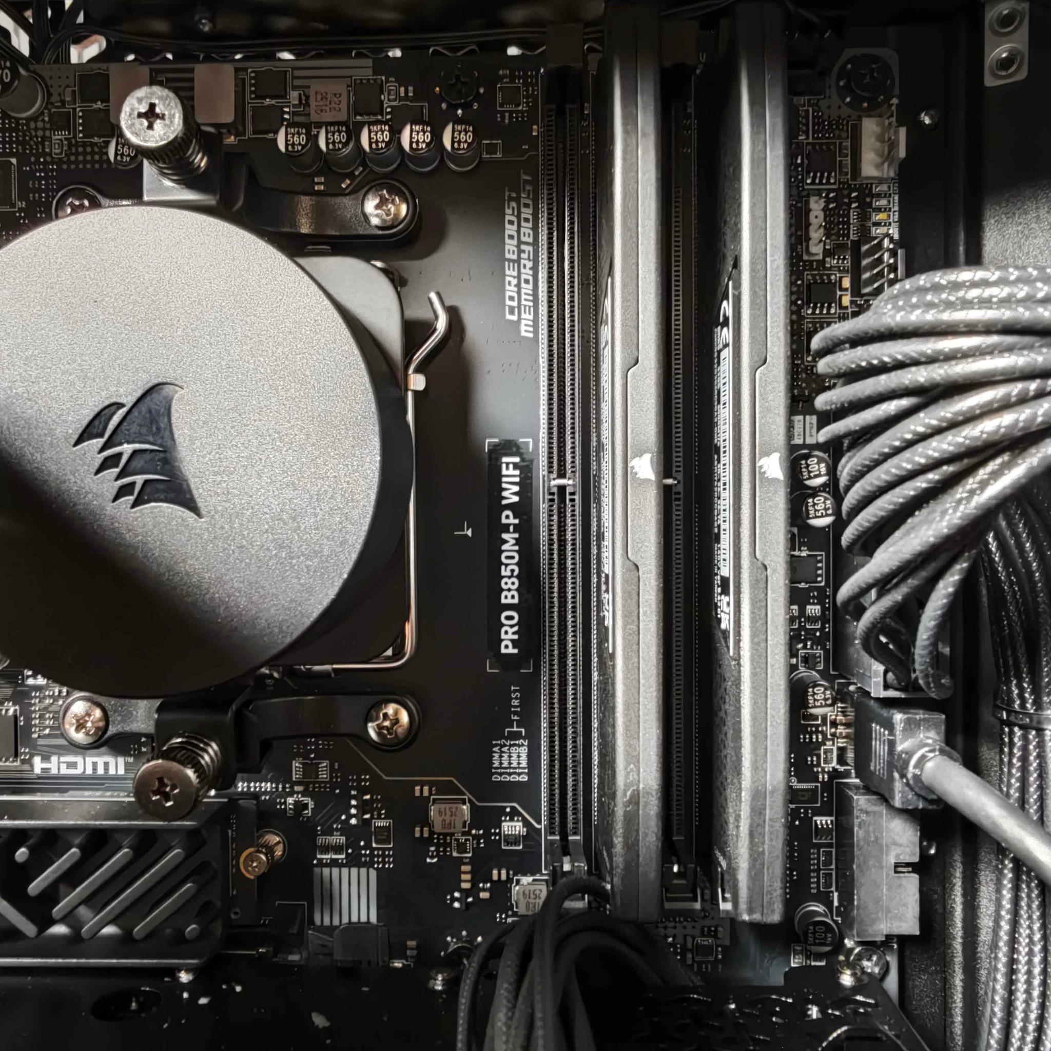 Corsair a600 Small Form Factor PC - RTX 5080 - Ryzen 9 9900X3D - 4TB SSD Storage - 64GB RAM