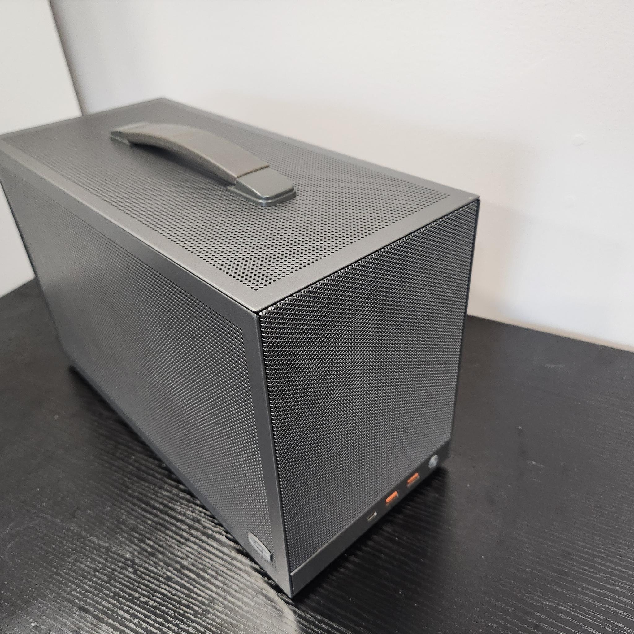 RTX 4060 TI 16 GB / Ryzen 5600 X3d powerhouse travel gaming pc!