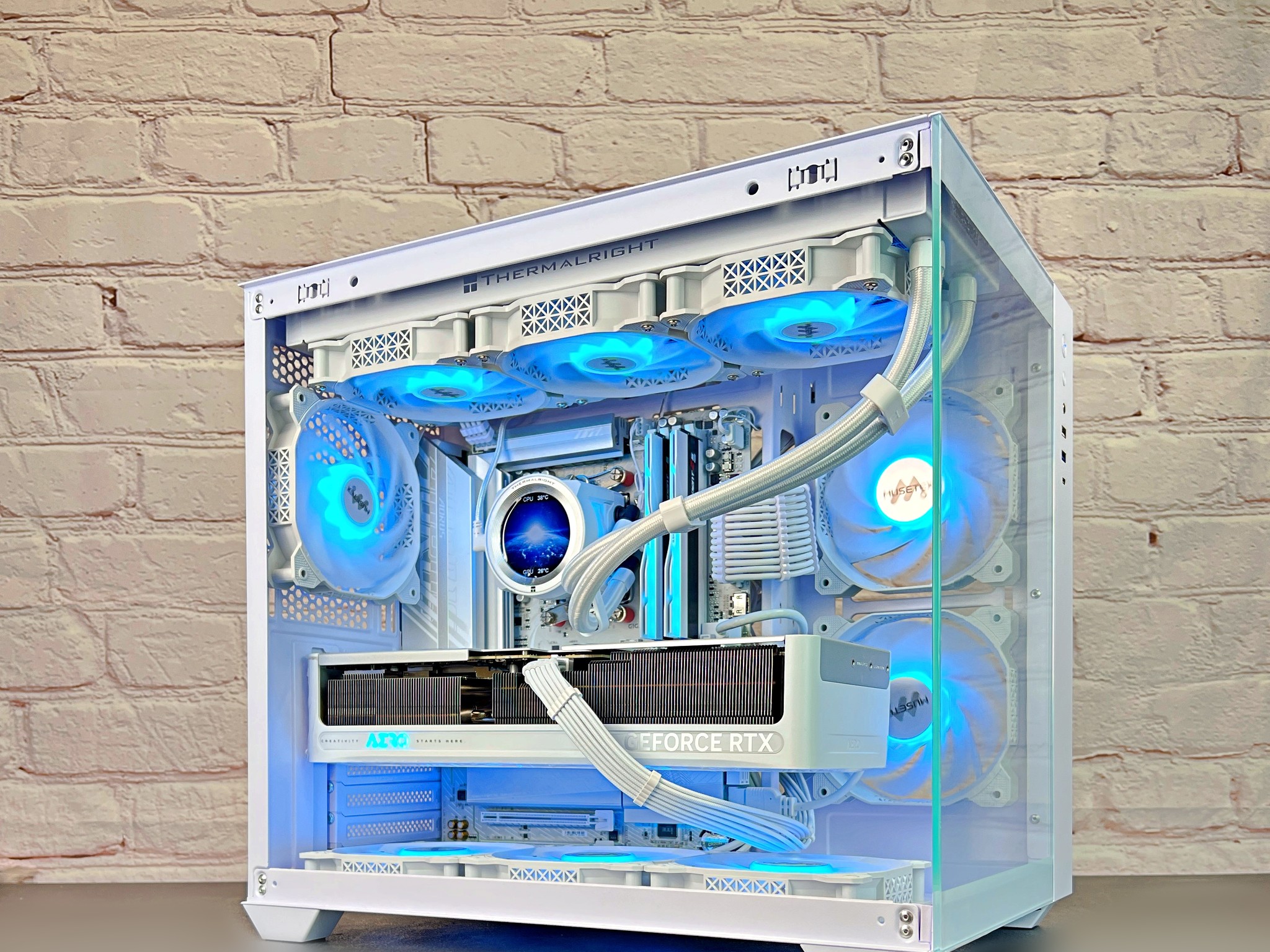 RTX 5070 TI Aero 7800X3D 32GB DDR5 2TB M.2 Win 11 Pro