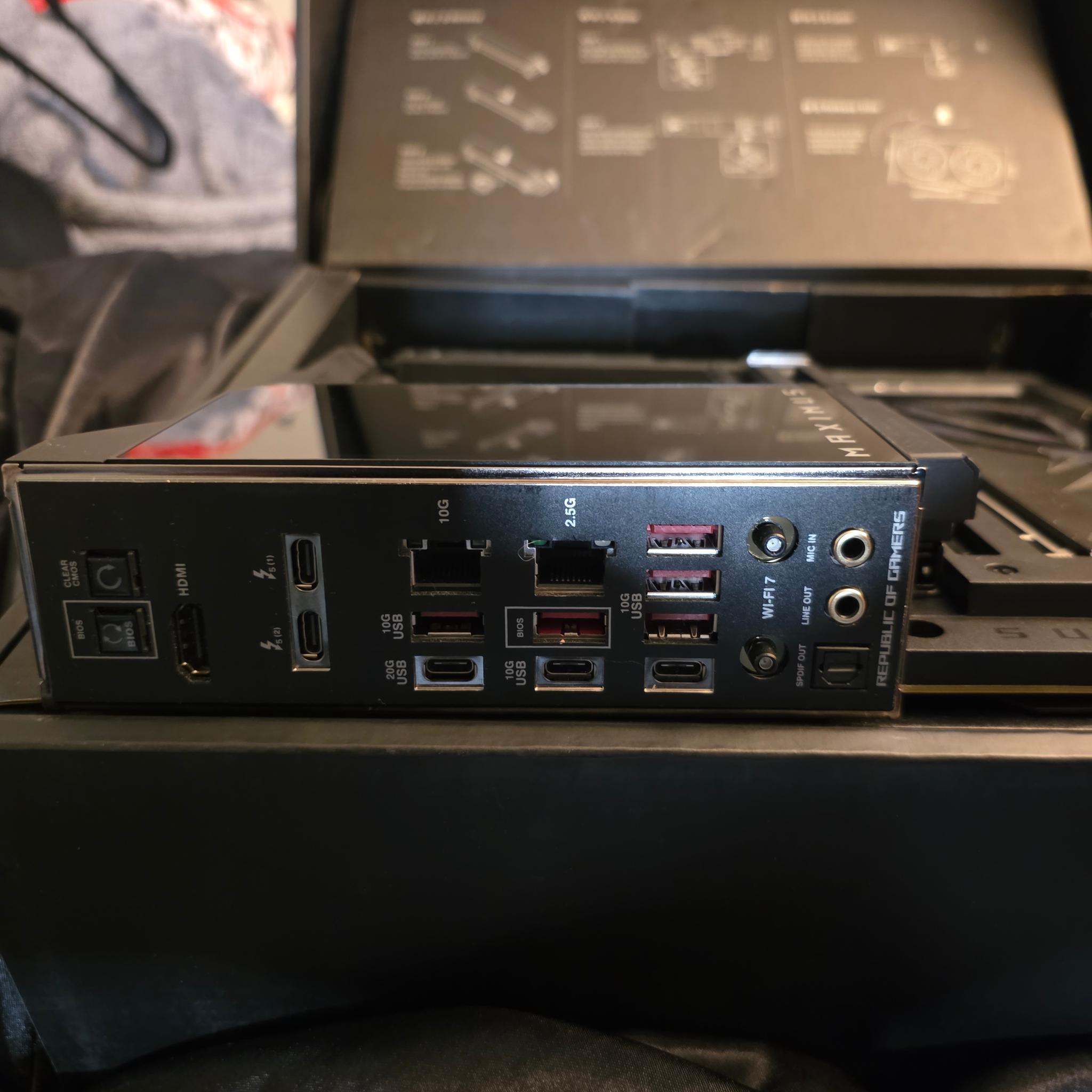 Rog maximus z890 extreme + 265K + 500 GB NMVE