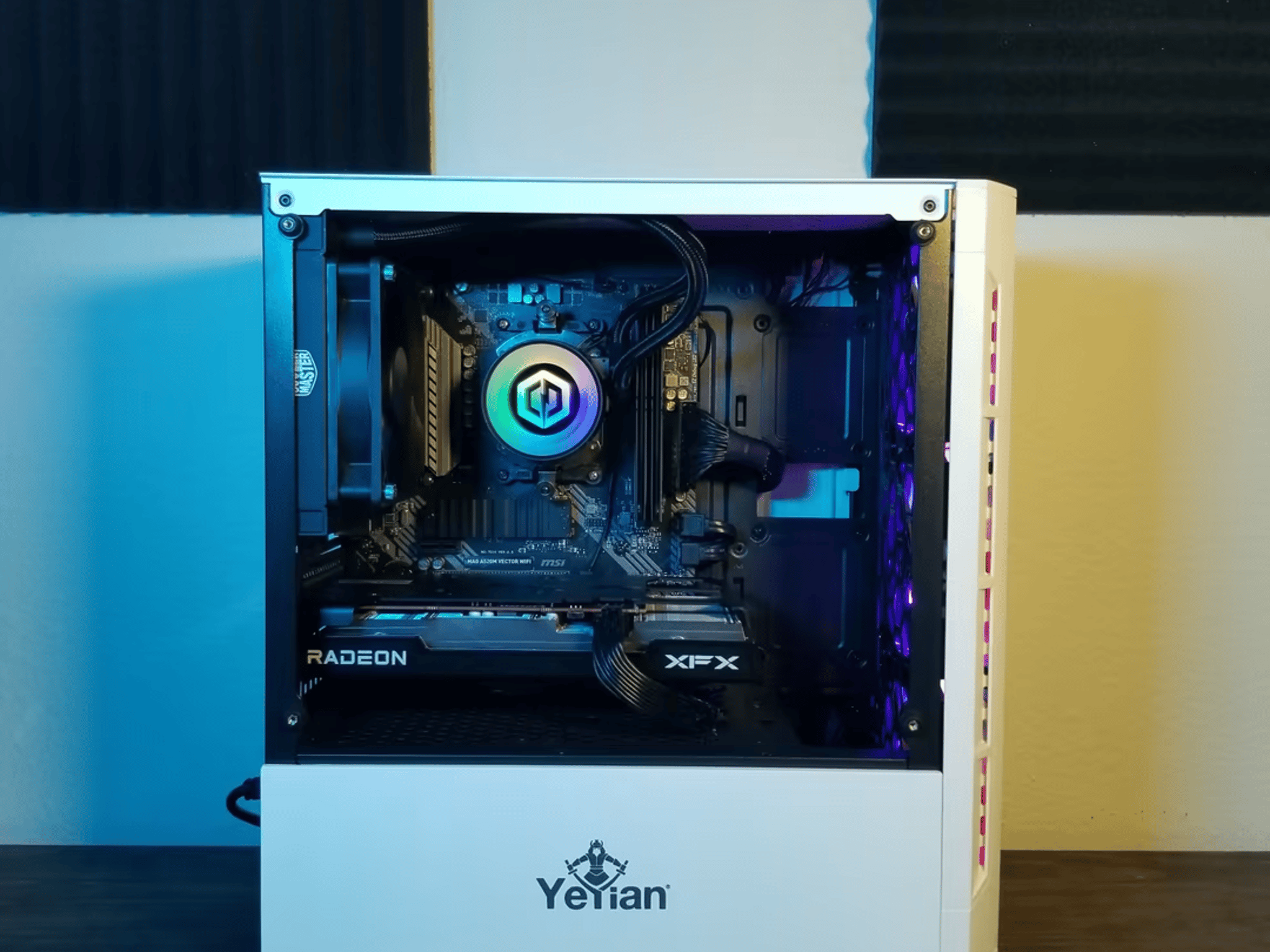 AMD Ryzen 5 3600 // XFX Radeon RX 6600 8GB // 16GB 3200MHz