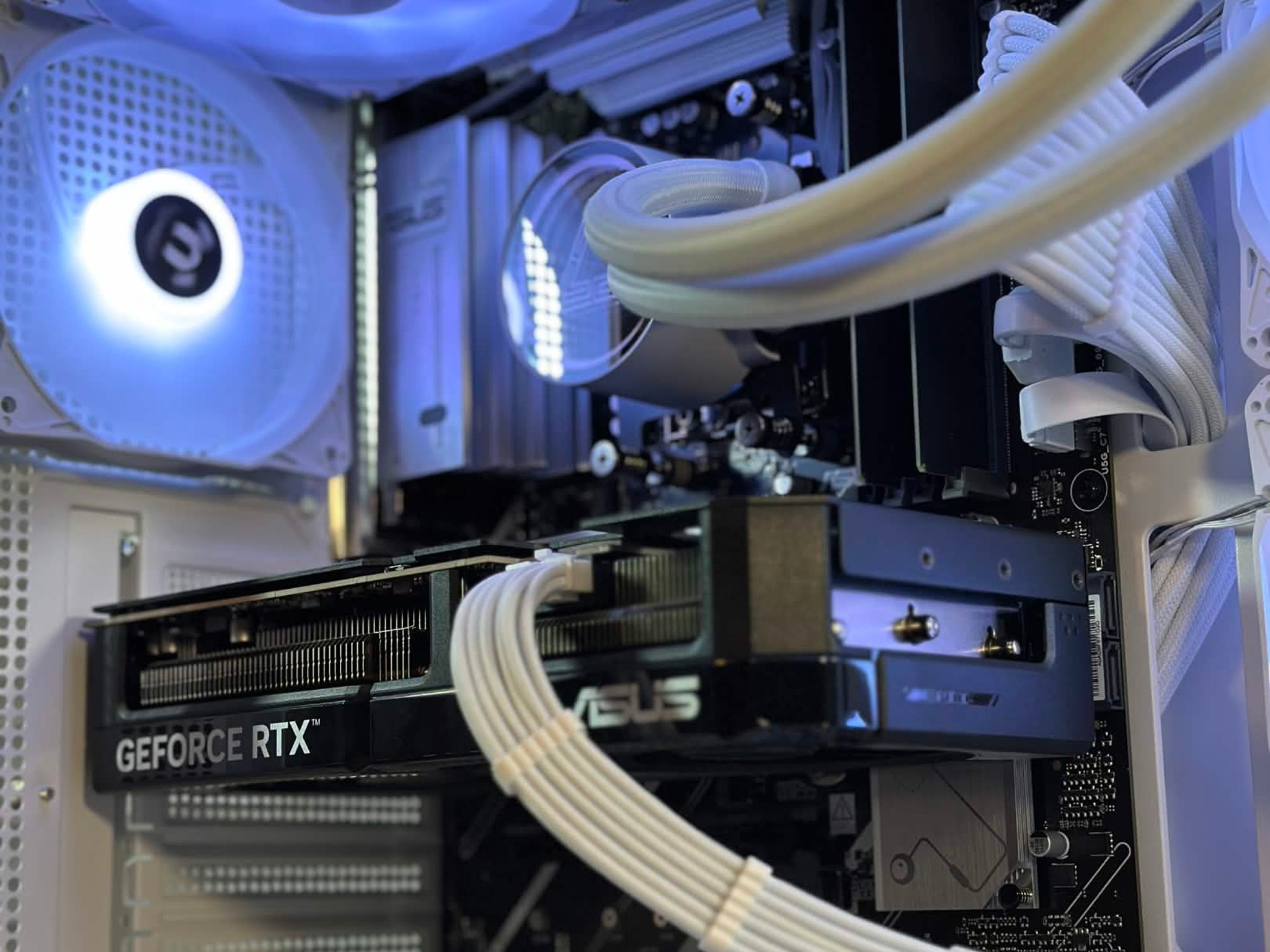 RTX 5070 12GB | Ryzen 7 7700 | 32GB DDR5 | 3TB Storage | Win11 | WIFI | 1440P/4K Gaming PC