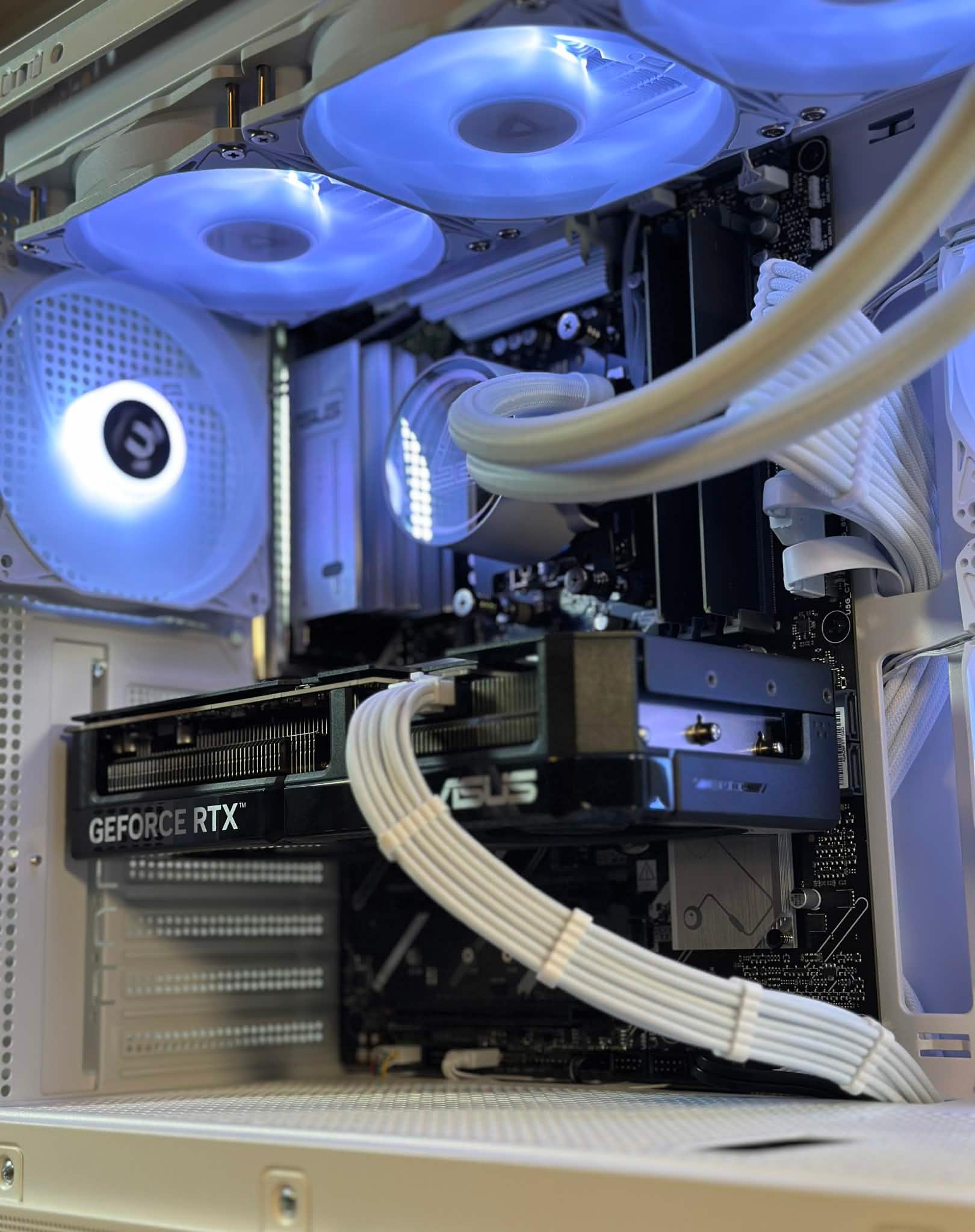 RTX 5070 12GB | Ryzen 7 7700 | 32GB DDR5 | 3TB Storage | Win11 | WIFI | 1440P/4K Gaming PC