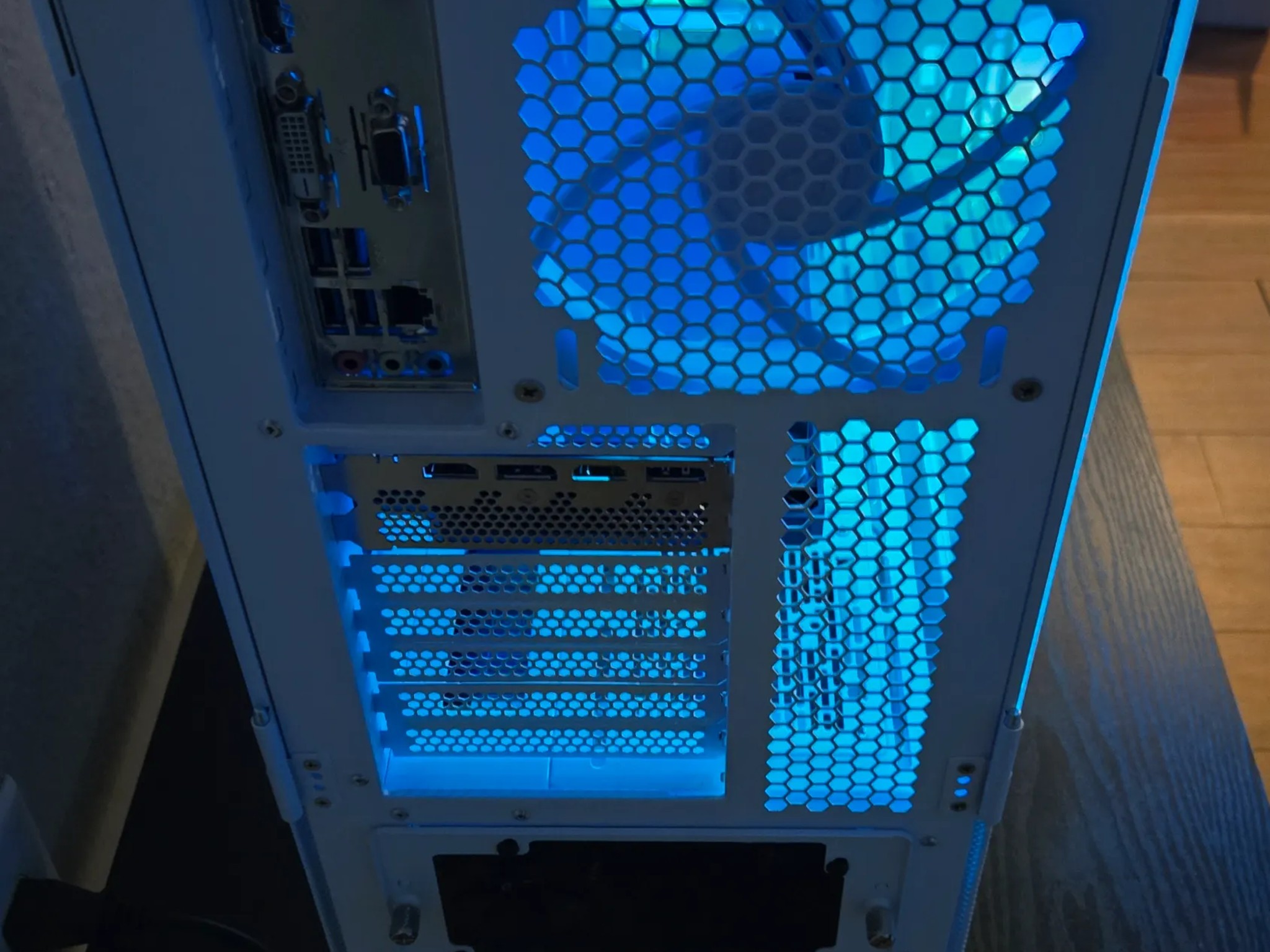 🏒Esports Pro🏒 RTX 2060 / RYZEN 5 4500 / 632GB SSD / 16GB DDR4