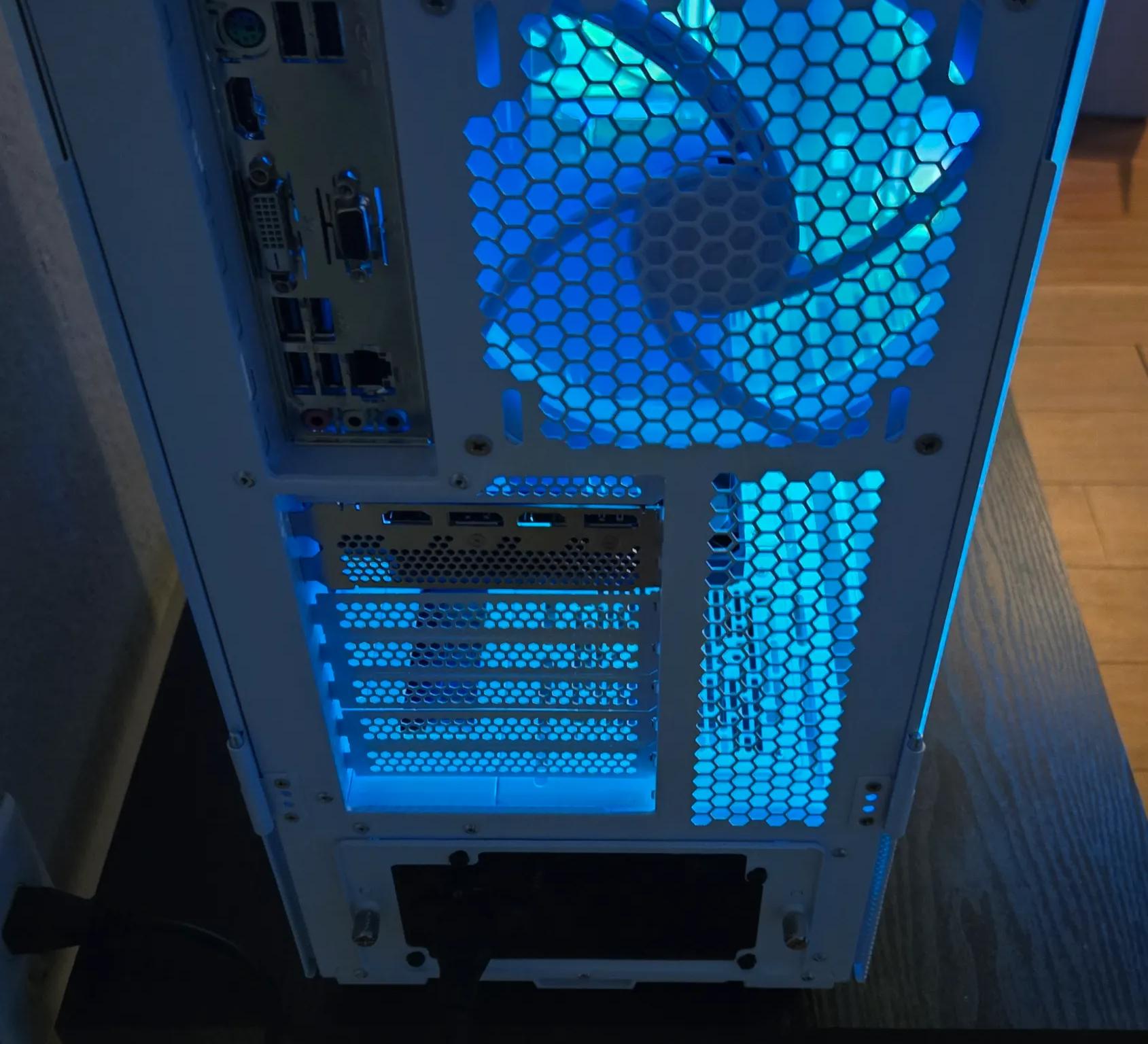 🏒Esports Pro🏒 RTX 2060 / RYZEN 5 4500 / 632GB SSD / 16GB DDR4