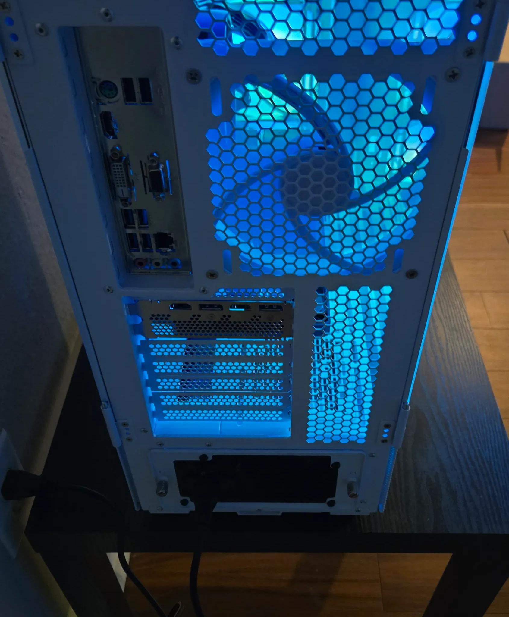 🏒Esports Pro🏒 RTX 2060 / RYZEN 5 4500 / 632GB SSD / 16GB DDR4