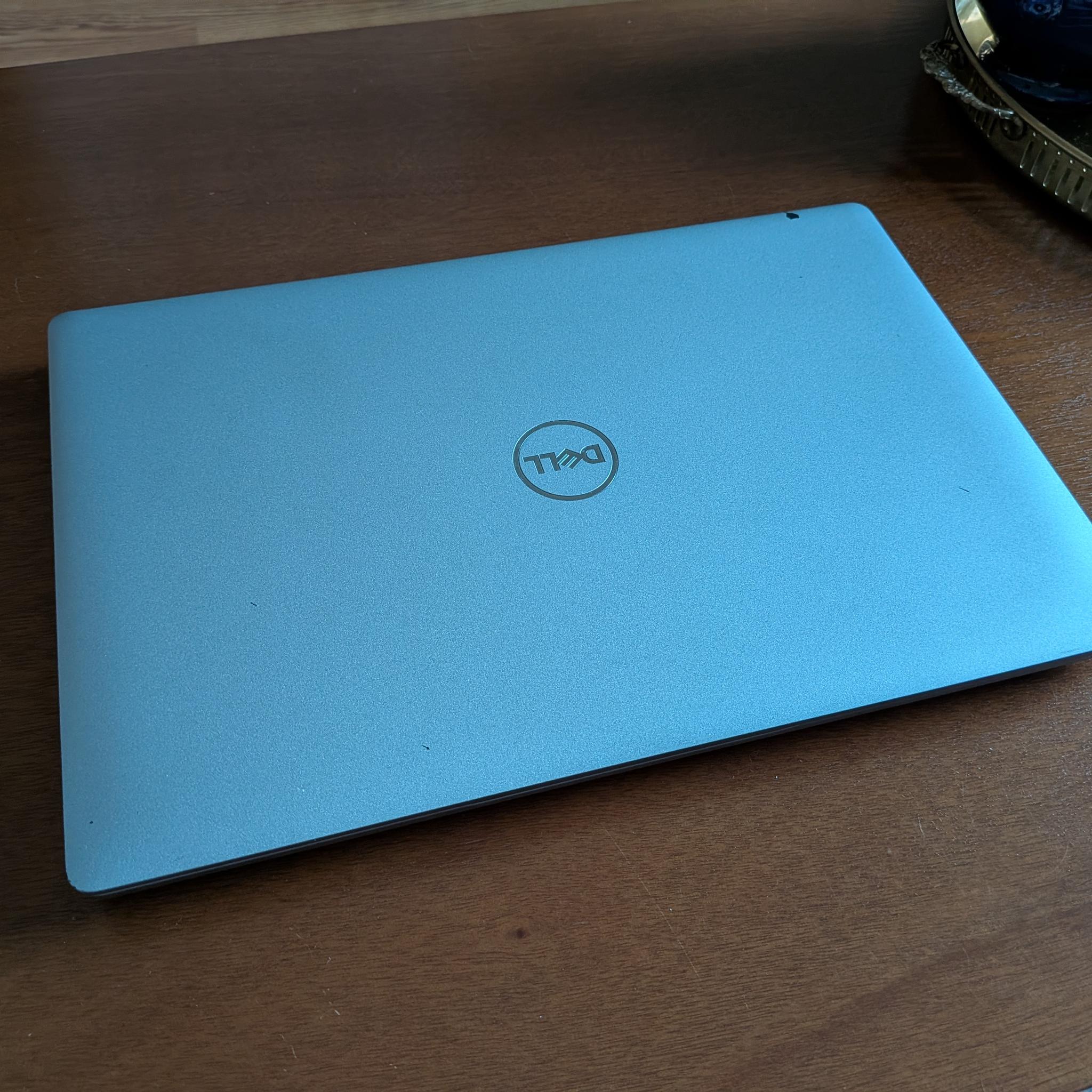 Dell Latitude 5411 i7-10850H 16GB RAM 256GB SSD