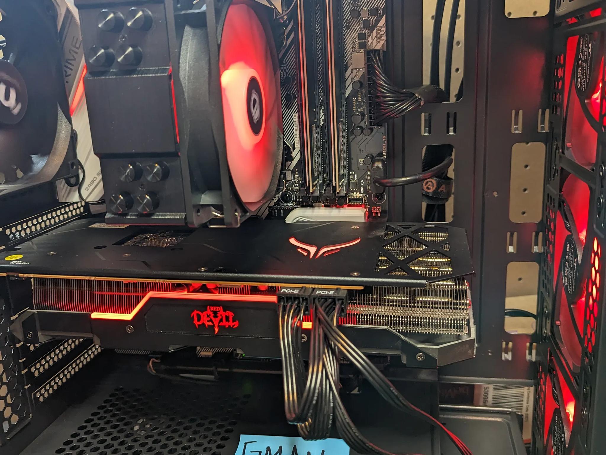 Intel i3-10100  | AMD 5700XT 8GB | 16gb Ram 3200Mhz| 256gb NVME SSD