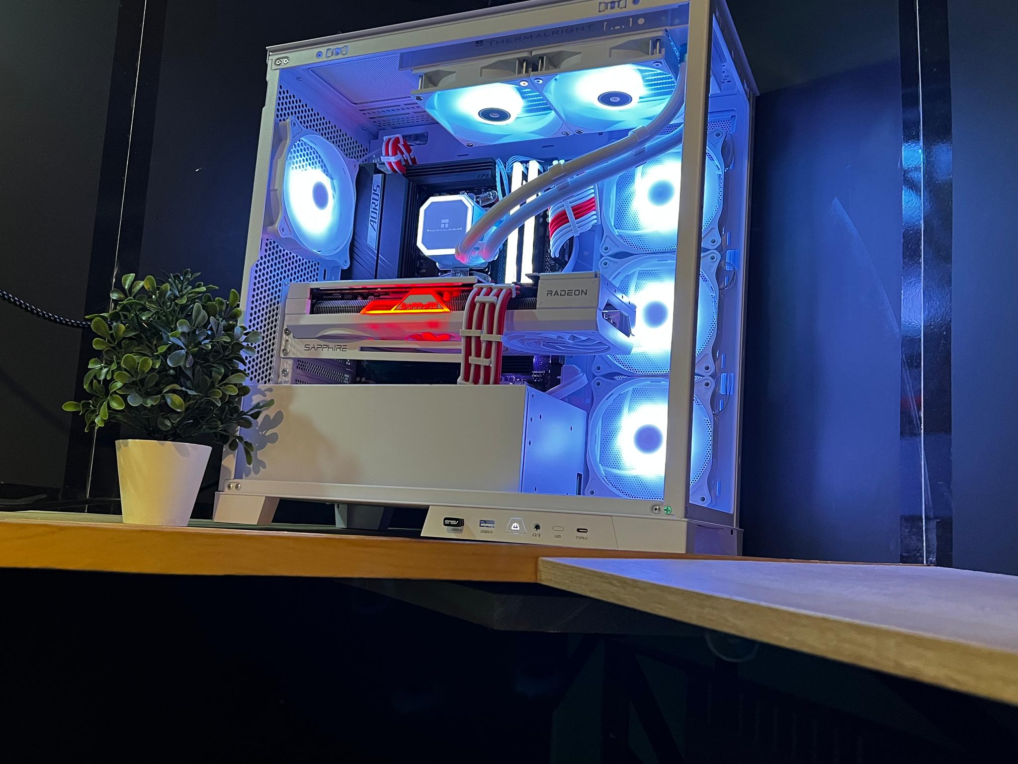 white wolf 7800x3d 7800xt 32g ddr5 no compromise gaming pc/content creation