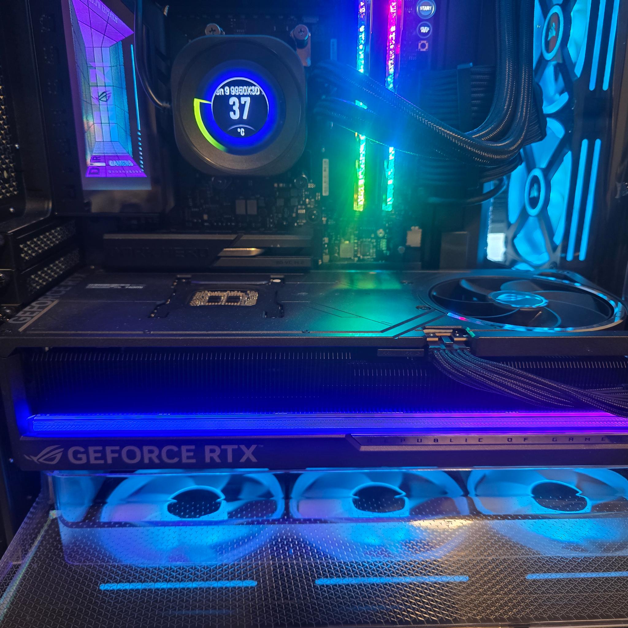ASUS ROG Strix LC GeForce RTX 5090 Astral