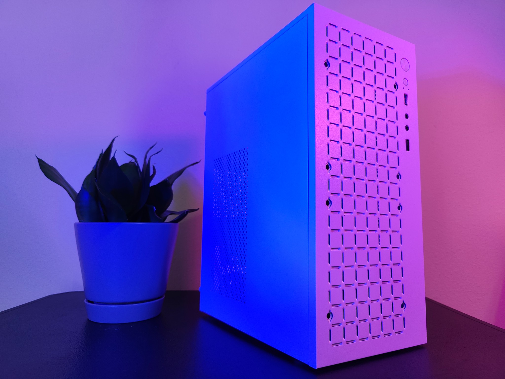 Custom Xeon 10C 20T 8GB RAM AMD FIREPRO S7000 Nobara Linux Gaming PC