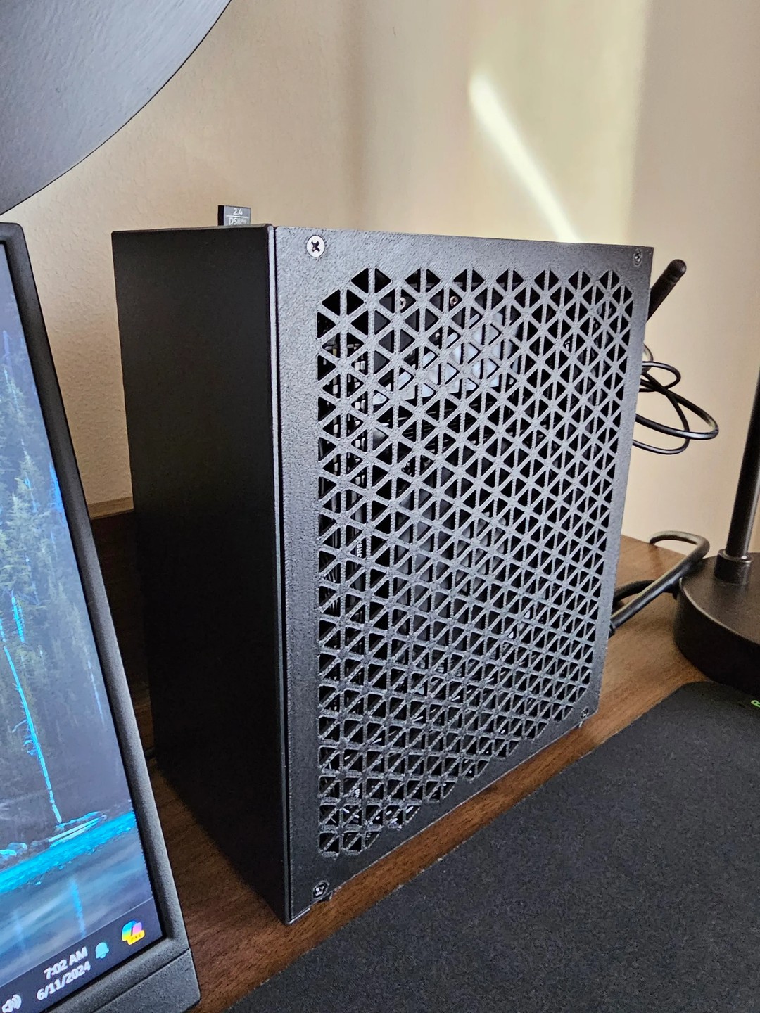 Mini-ITX SFF Backpack Gaming PC | Jawa