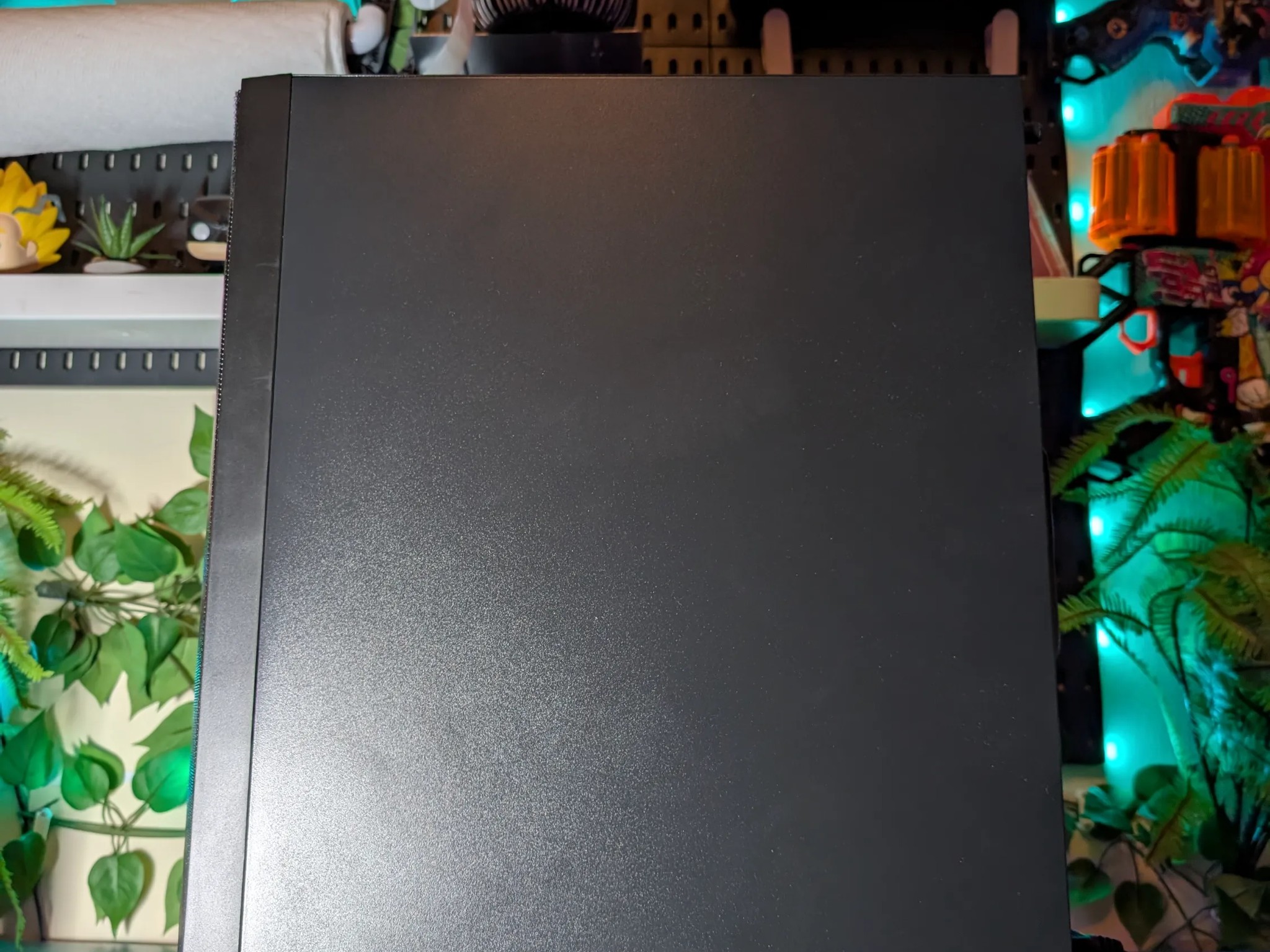 GTX 1660 Super / Ryzen 5 5500 / 16GB DDR4 3600MHz / 1TB NVMe / WiFi / RGB