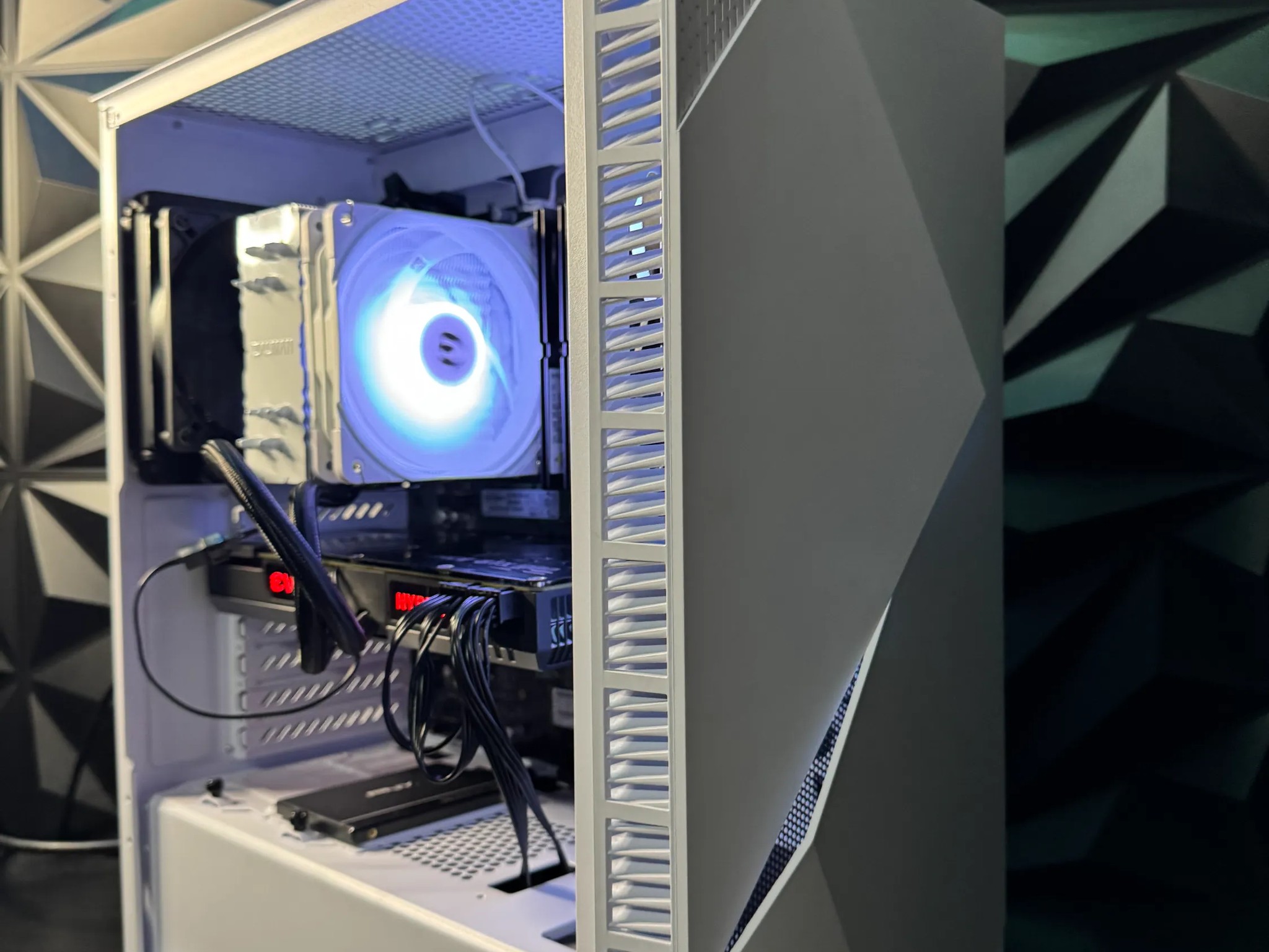 🥶Z3 Frost 9700🥶 |i7 9700KF| GTX 1080 Watercooled| 16 GB DDR4 | 1.5 TB SSD