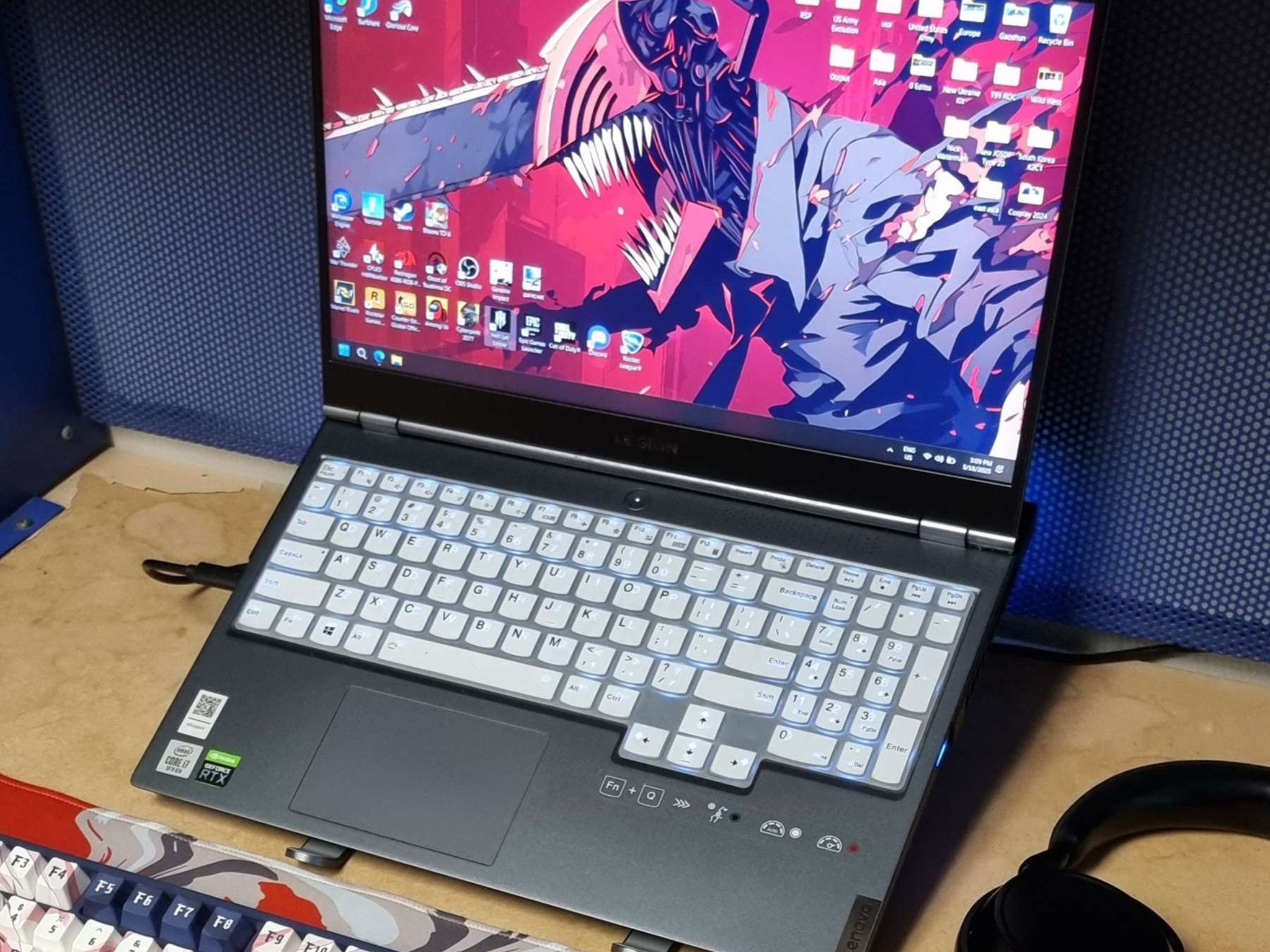 Lenovo Legion 7 Gaming Laptop (Intel i7-10750H and Nvidia RTX 2070 graphics, 16GB RAM, 1TB SSD)