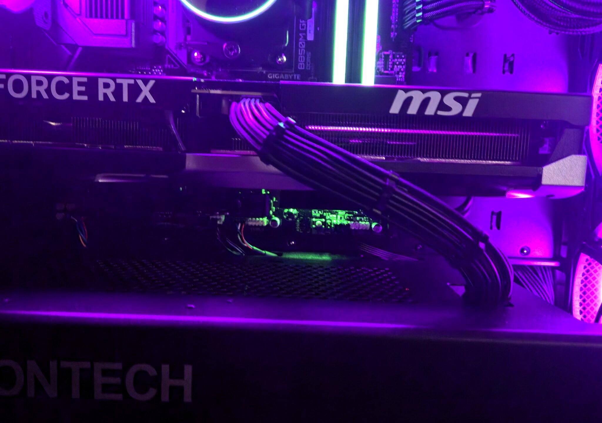 RTX 5070 Ti - 9850X3D - 32GB DDR5 6400 CL32 - 2TB Crucial NVMe