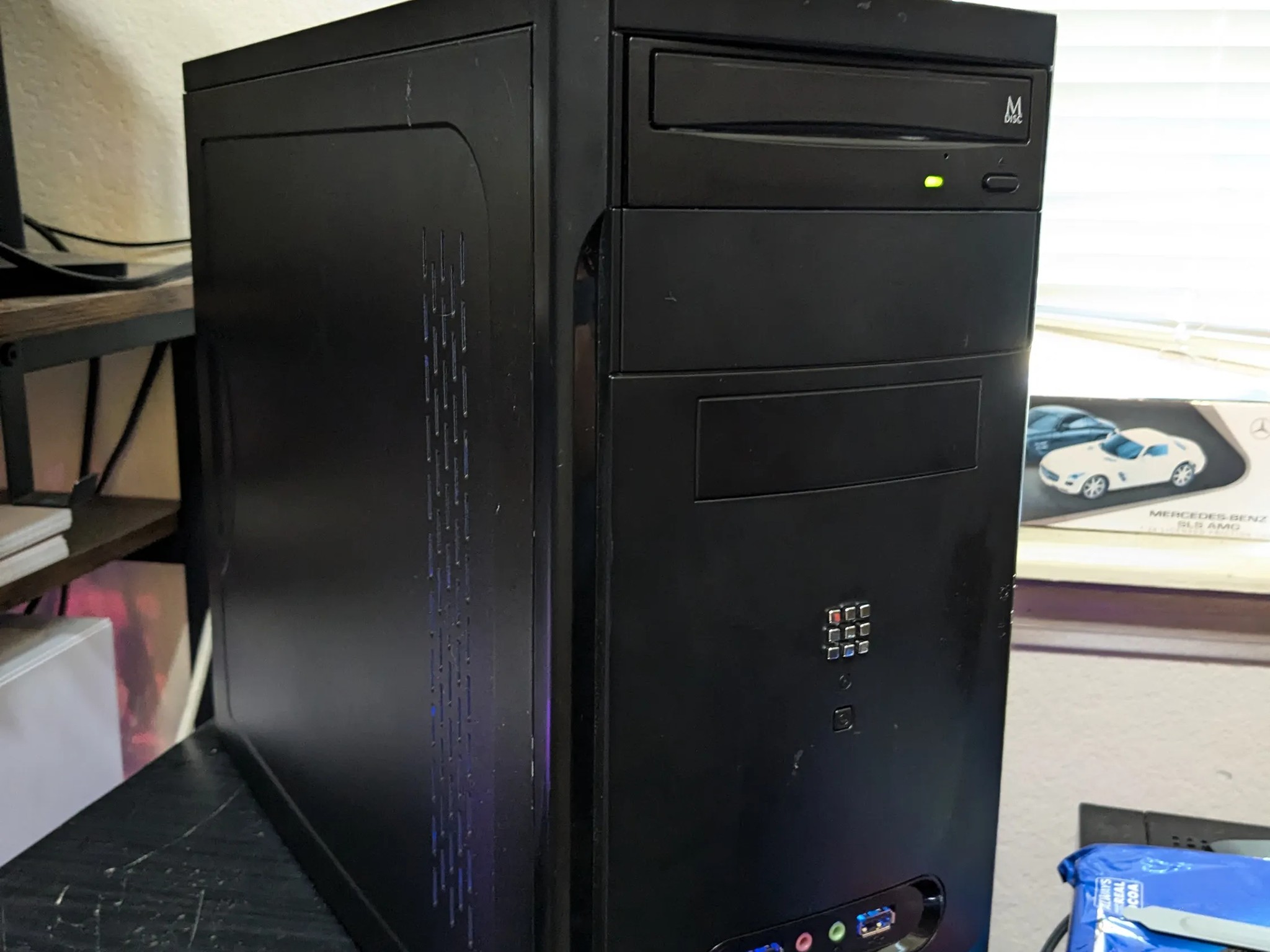 Incognito - i5-2400, 16GB RAM, Quadro K2200 (GTX 750 TI), 400GB SSD, Win10, RGB, Wifi