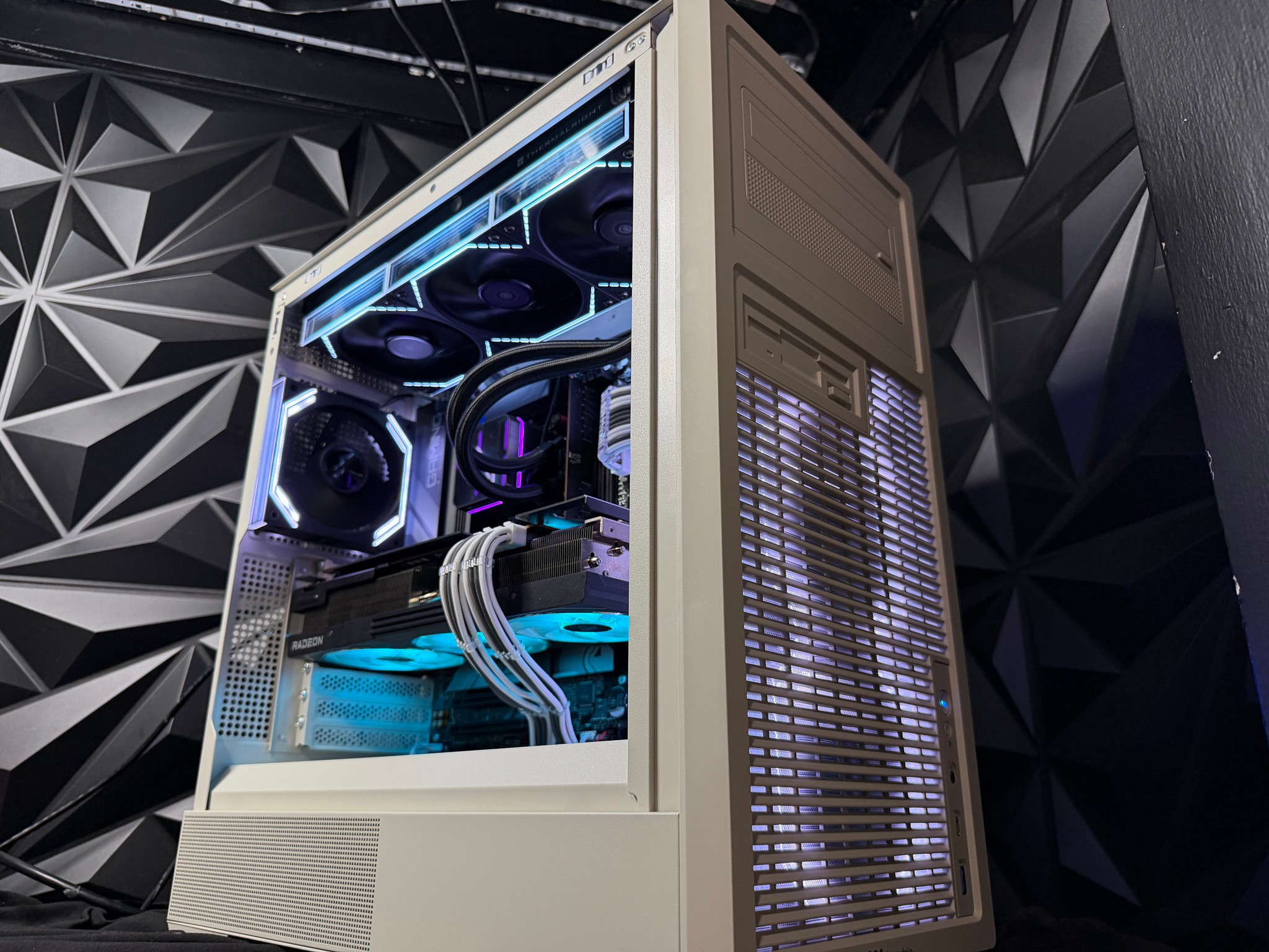 💀🕹️ RETRO REAPER 79 🕹️💀 Ryzen 9 7900X| RX 7900XT 20GB| 4.5 TB NVMe| 32 GB DDR5| 850W Gold PSU