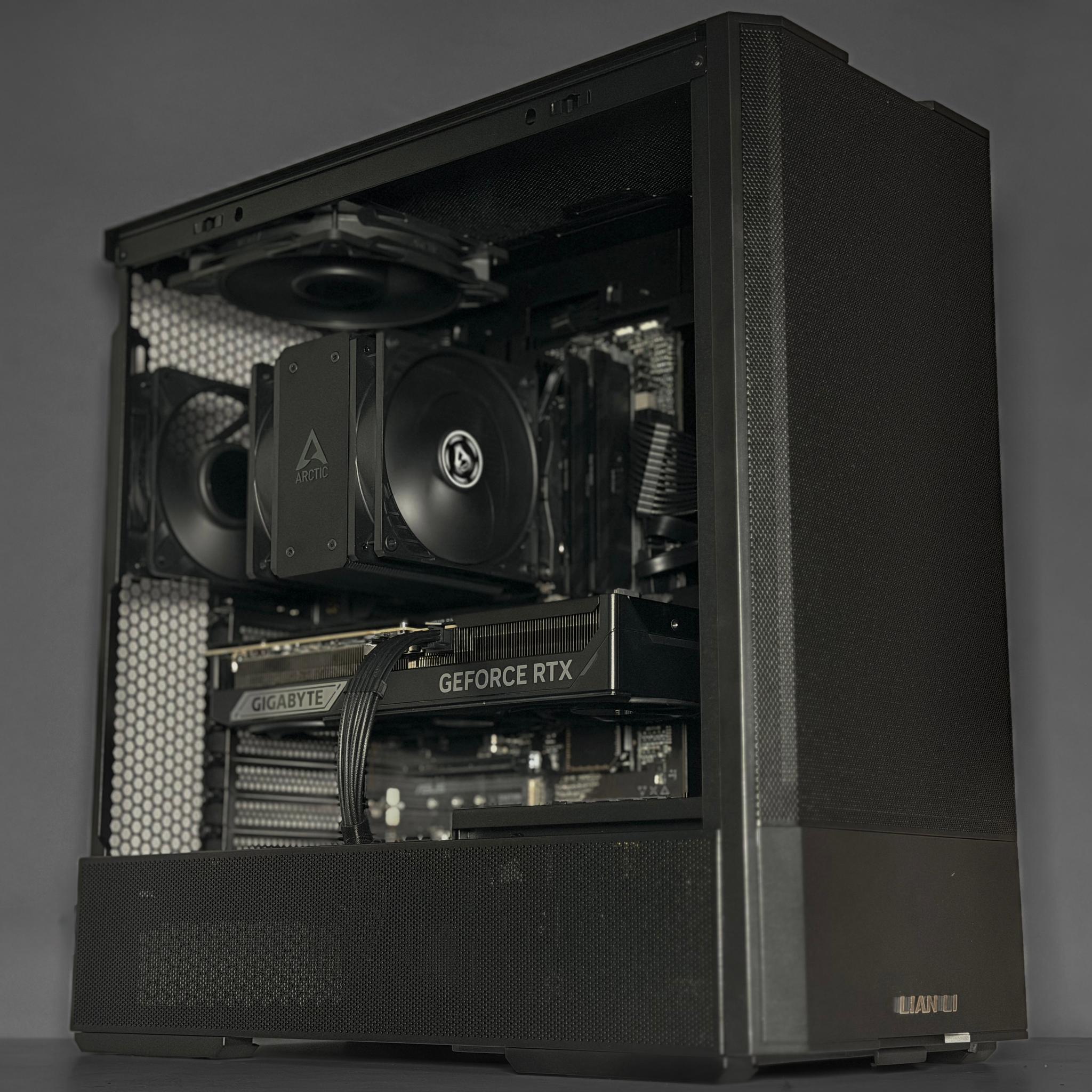 Stealth Pro — RTX 5080 | Ryzen 7800X3D | 32GB DDR5 | Quiet High-End Gaming PC (2TB)