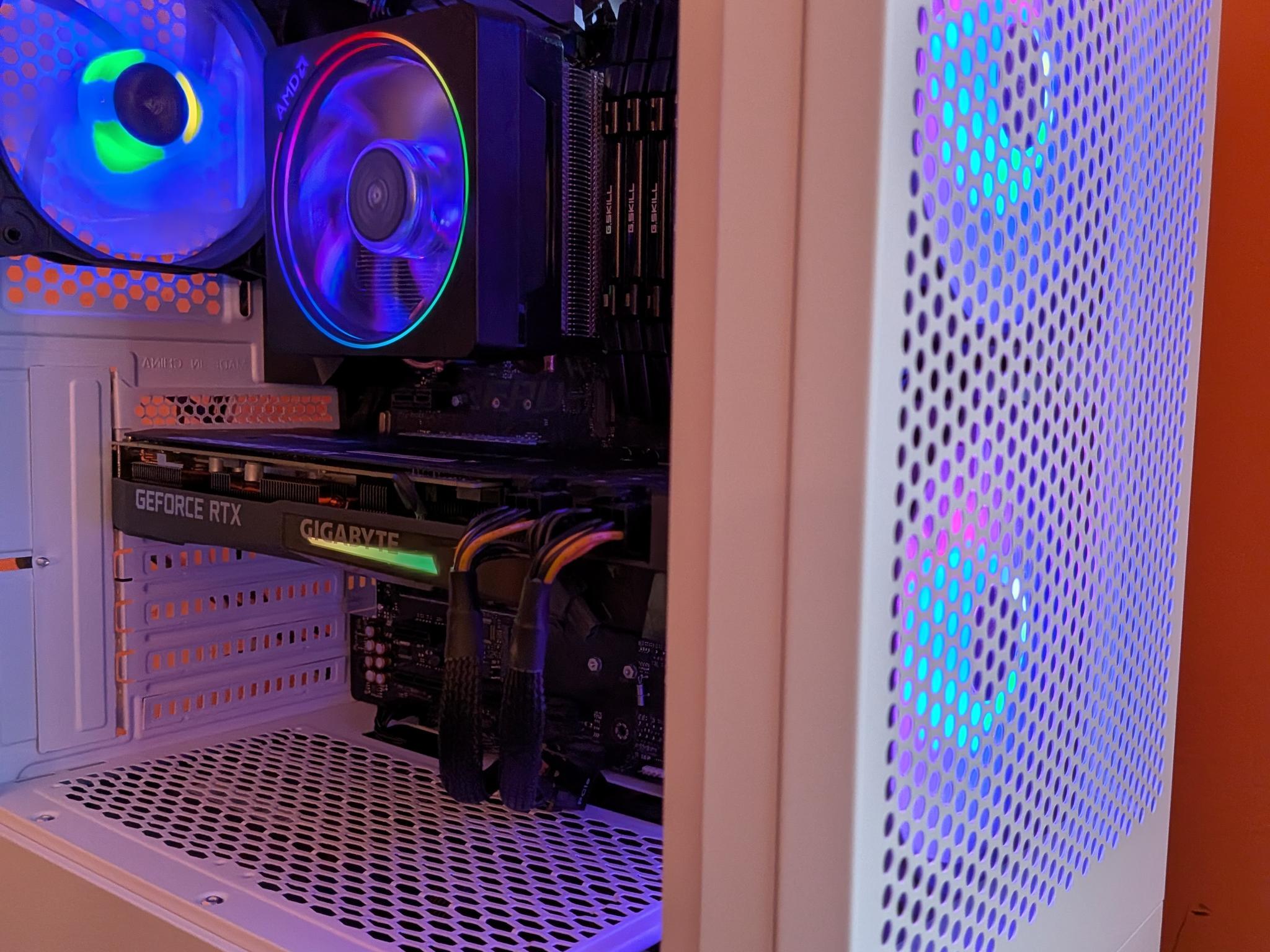 Ryzen 5500 (@4.6Ghz) | RTX 3070 | 32 GB | 1 TB SSD | 650W