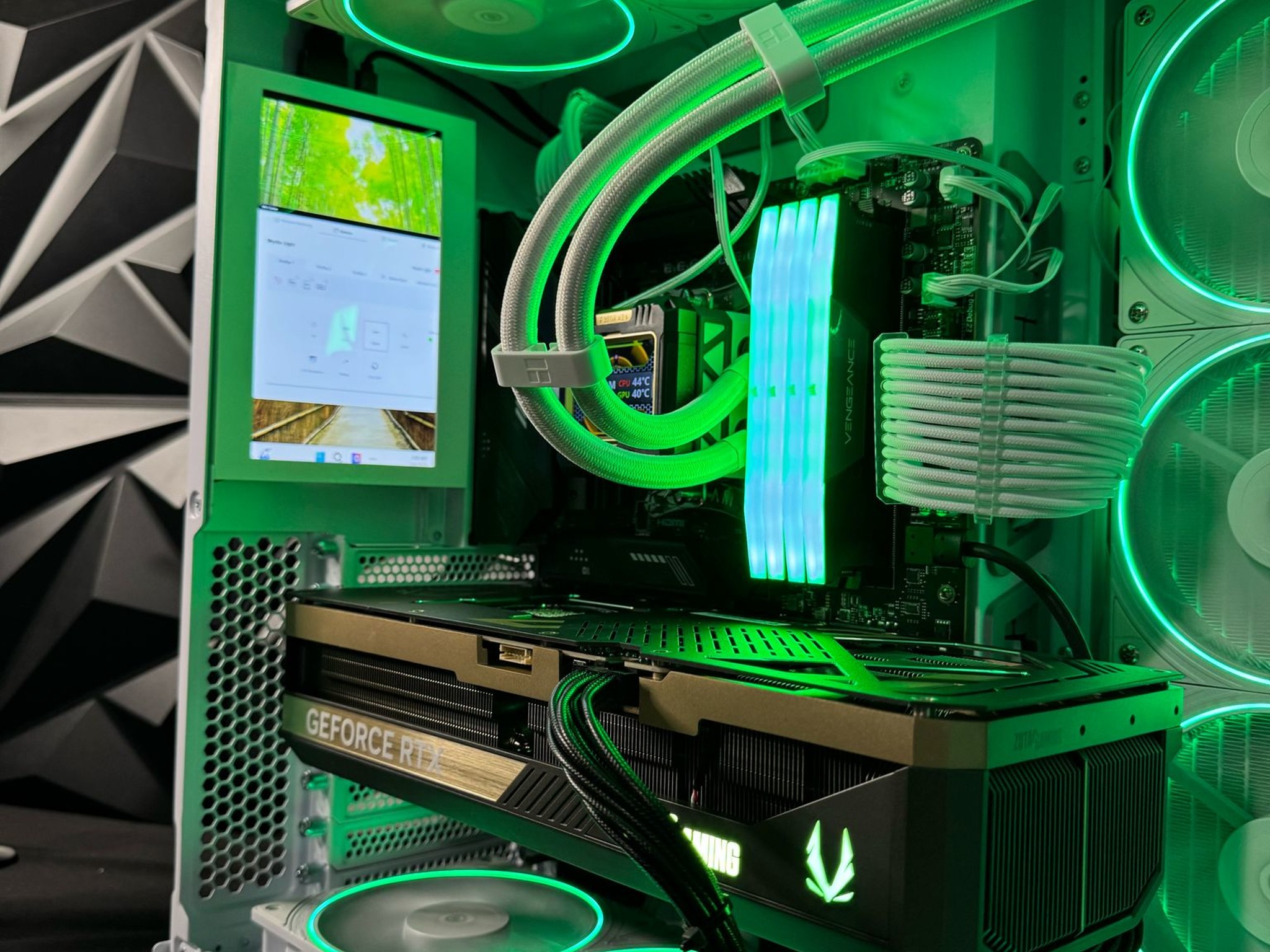 🏠🏠 THE MORTGAGE 🏠🏠 Ryzen 9800X3D|RTX 5090| 64 GB DDR5| 6.5 TB NVME| 1200W PSU