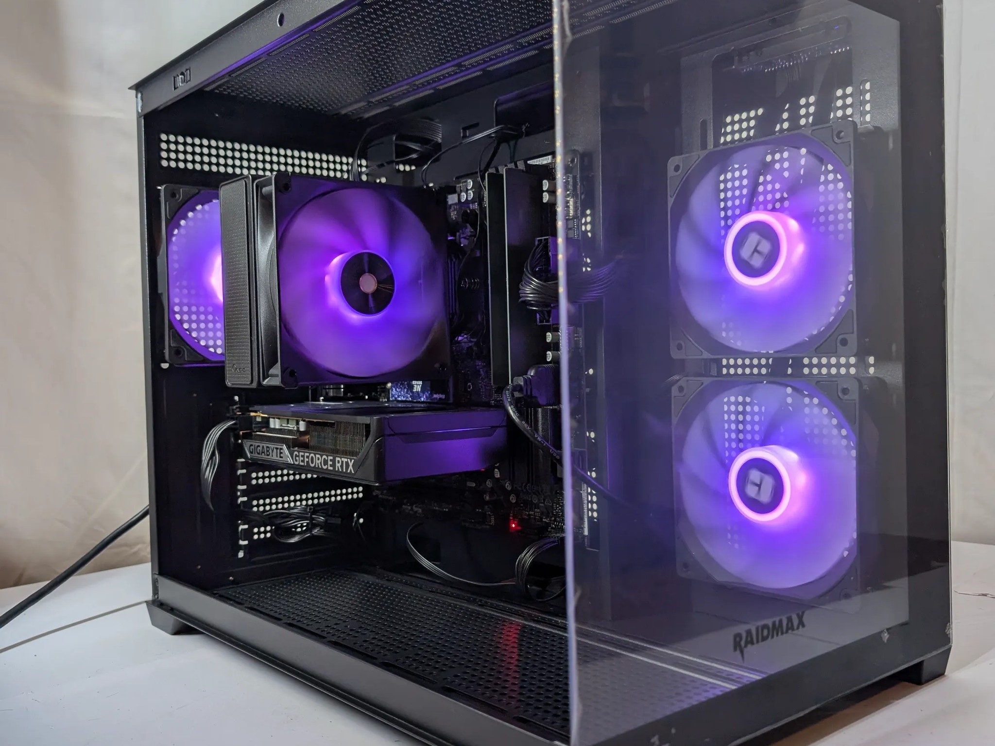 AM5 BEAST | RTX 5060 | RYZEN 5 7600X | 16GB DDR5 | 500GB NVME