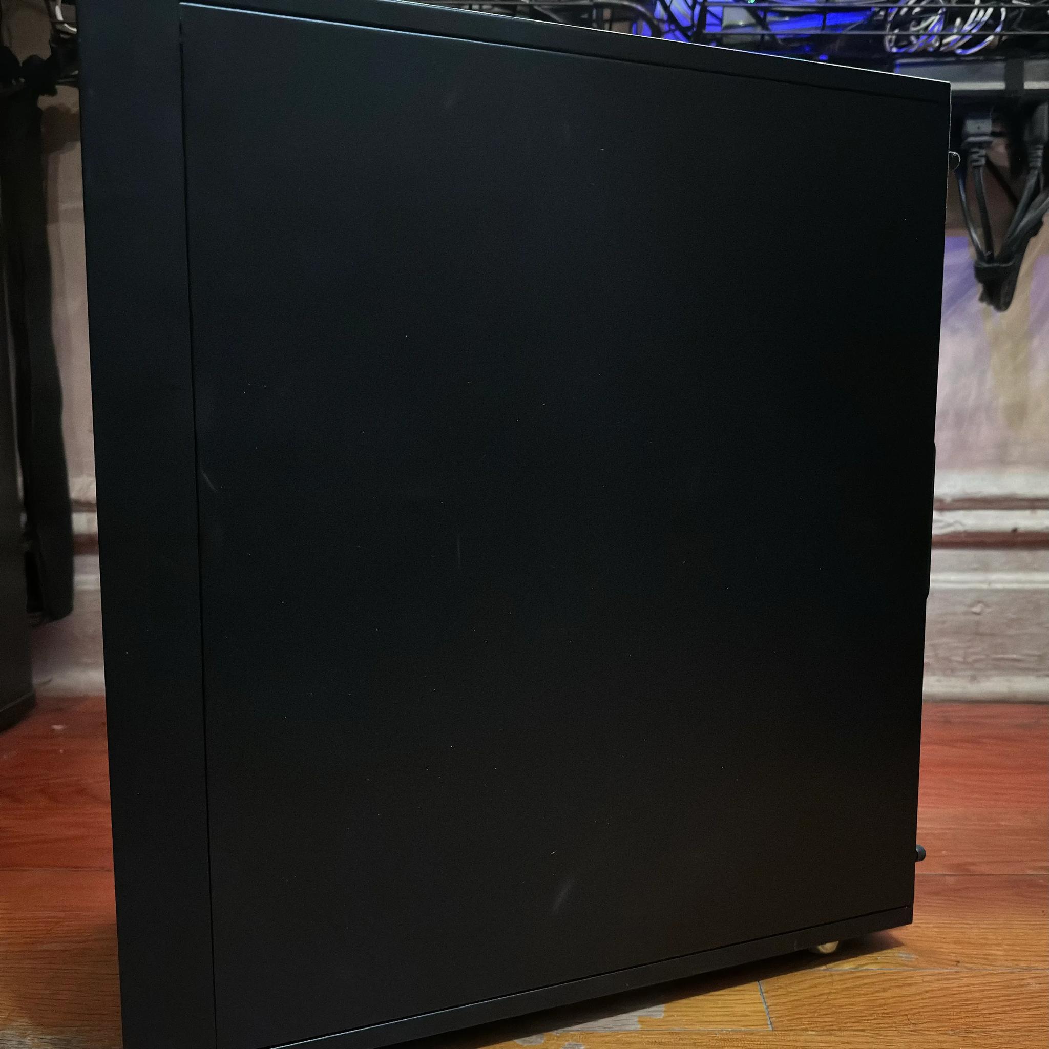 Fractal Design Meshify C - Dark Tempered Glass USED