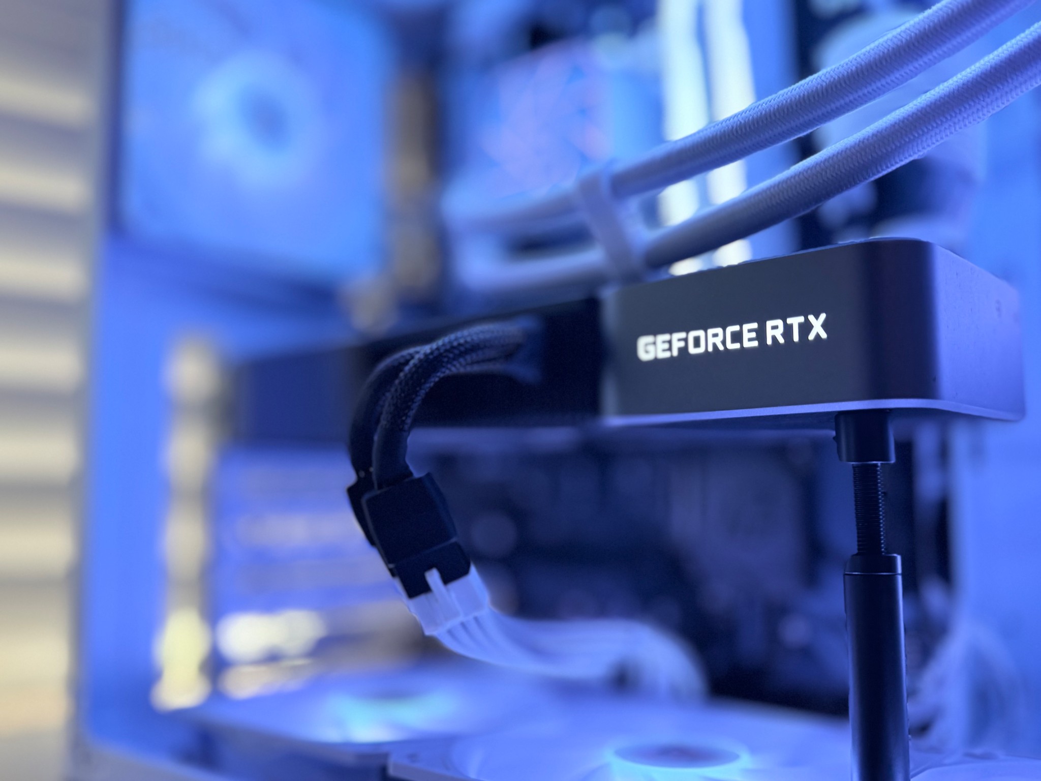 SALE! ❄️ 𝙒𝙃𝙄𝙏𝙀𝙊𝙐𝙏 // RYZEN 7 5700X, RTX 3080 // High-End Gaming PC //