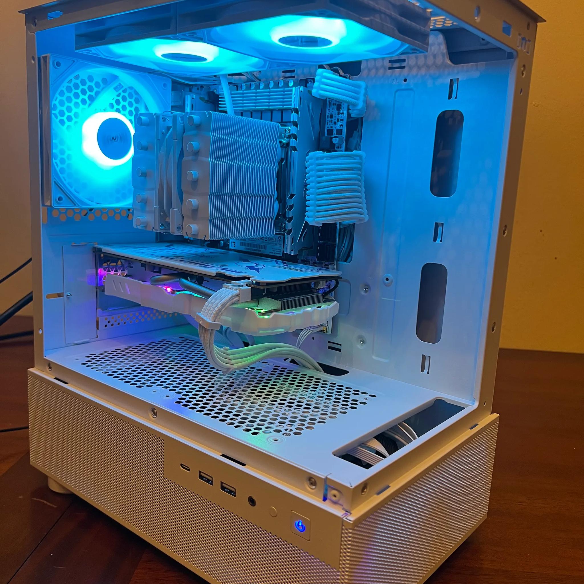 Intel 10 Core White Gaming PC RX 580 1tb NVME SSD 32GB RAM WIFi WINDOWS 10 Pro