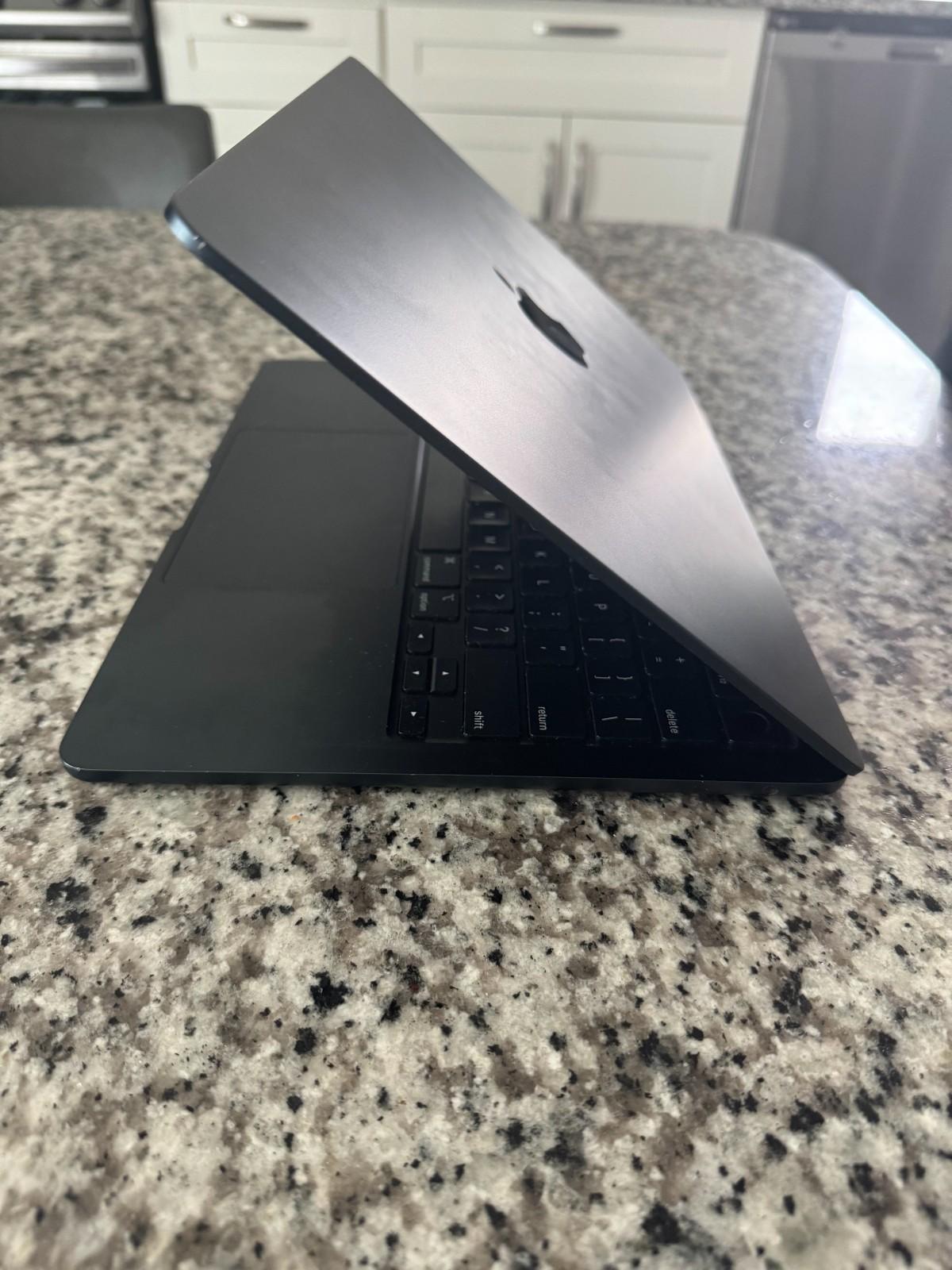 Apple MacBook Air M2 (2022) – Midnight – 256GB – I need this off my hands