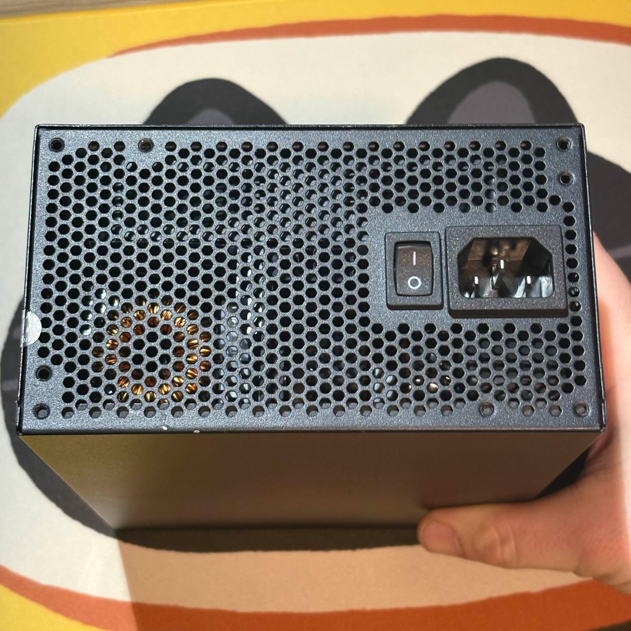 Lian Li EGO 750W Gold