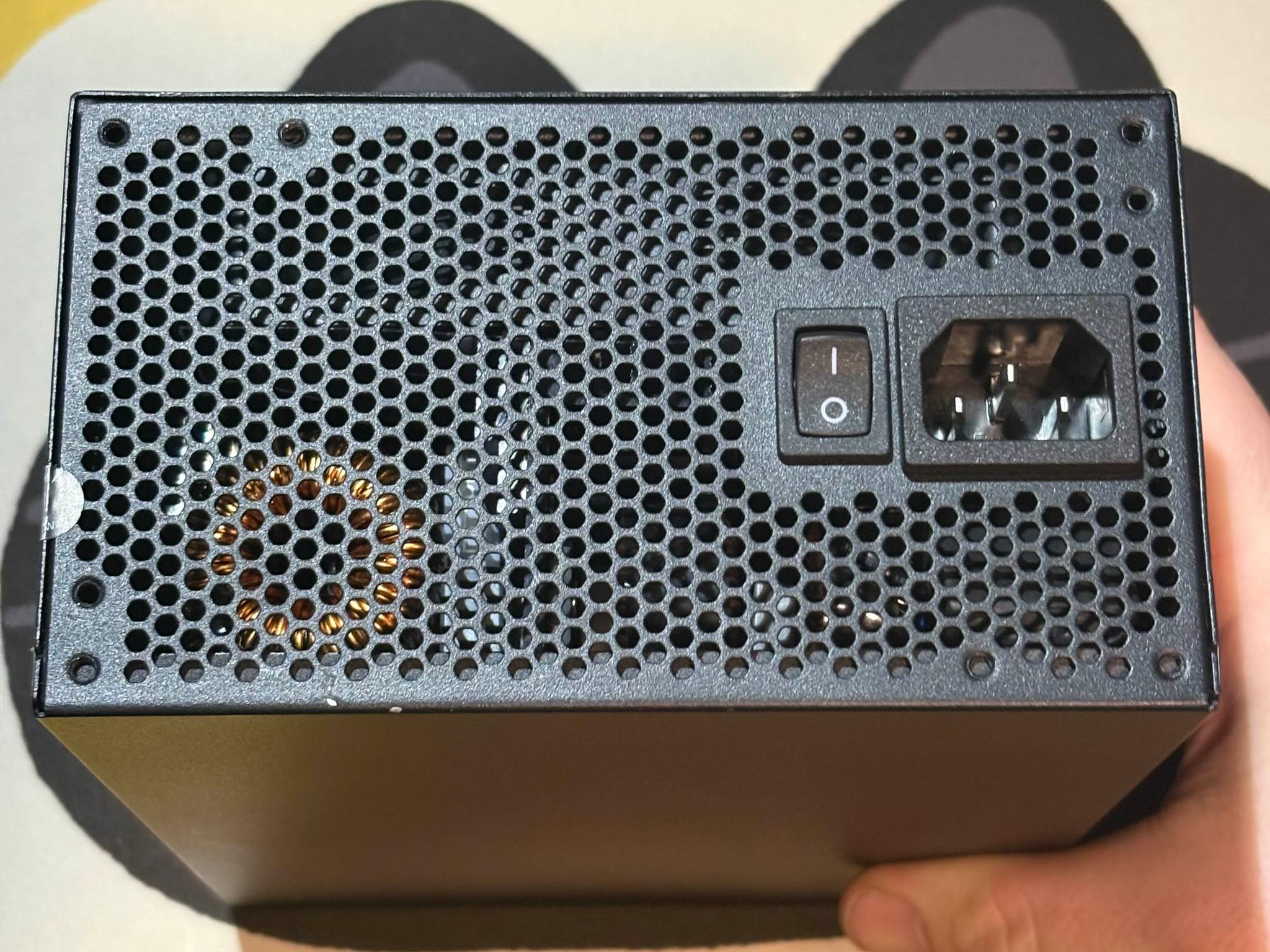 Lian Li EGO 750W Gold