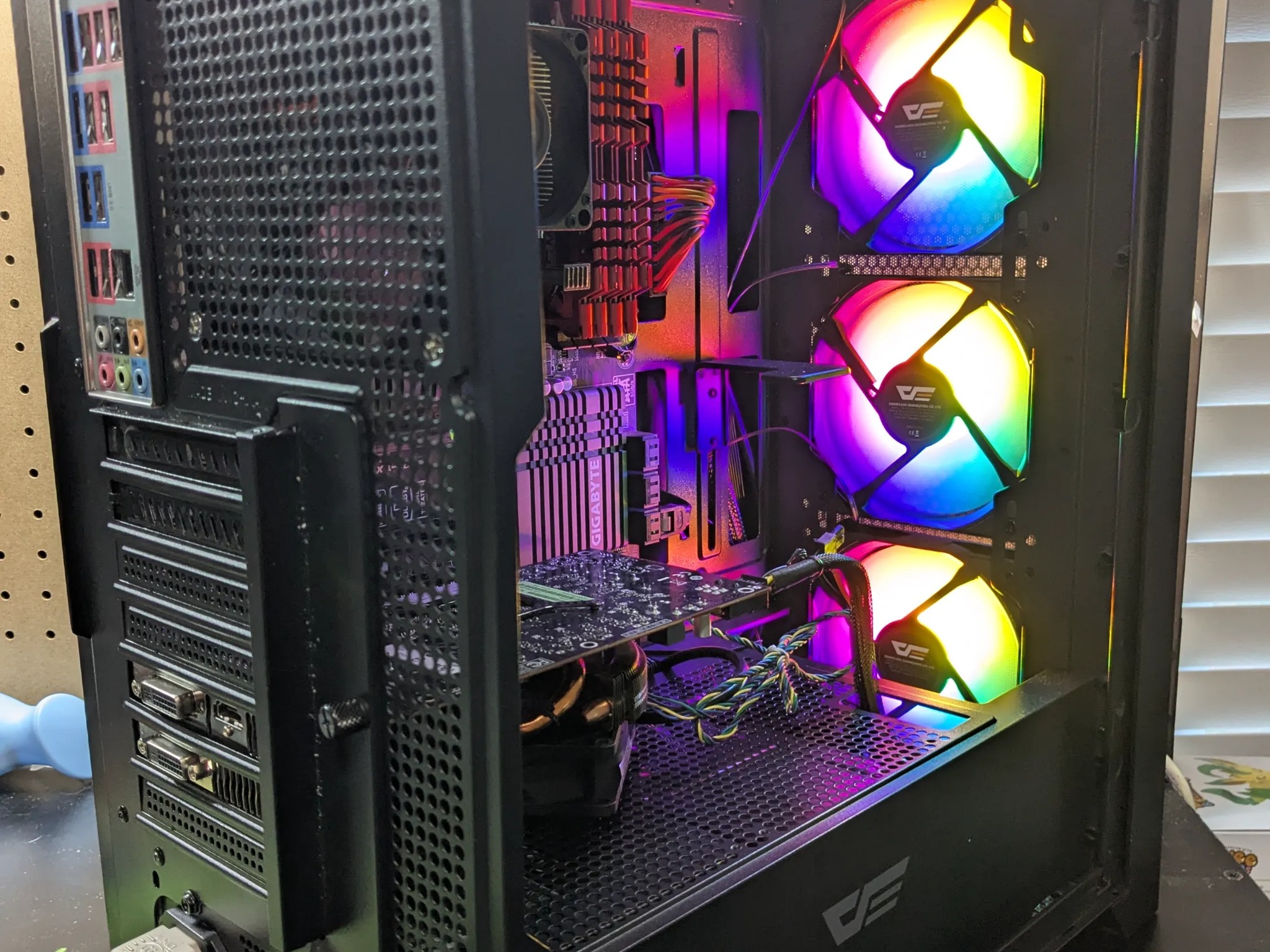 Scratch and Dent | 70 FPS Fortnite | AMD FX 6300, 16GB RAM, R9 270, 480GB SSD, Win10