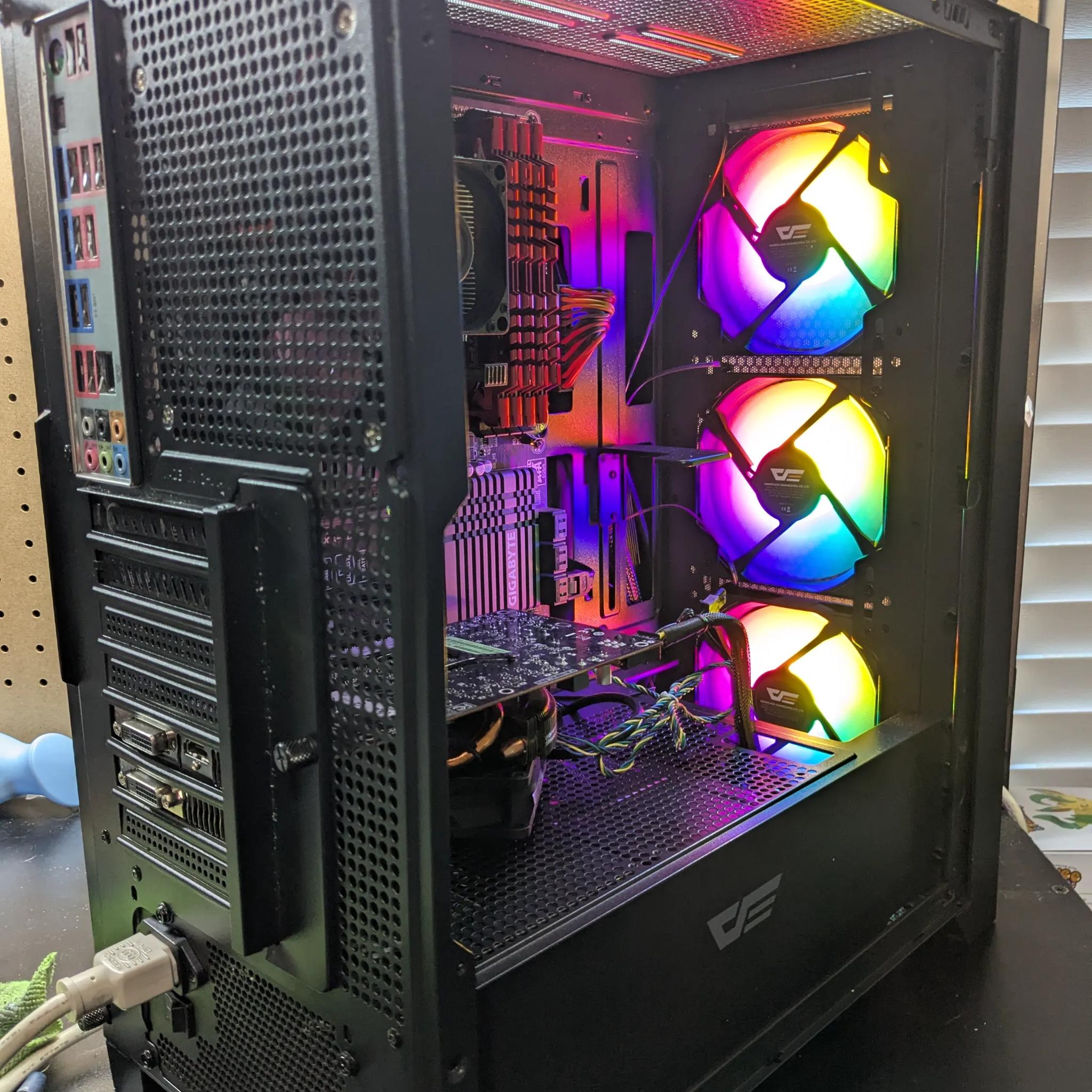 Scratch and Dent | 70 FPS Fortnite | AMD FX 6300, 16GB RAM, R9 270, 480GB SSD, Win10
