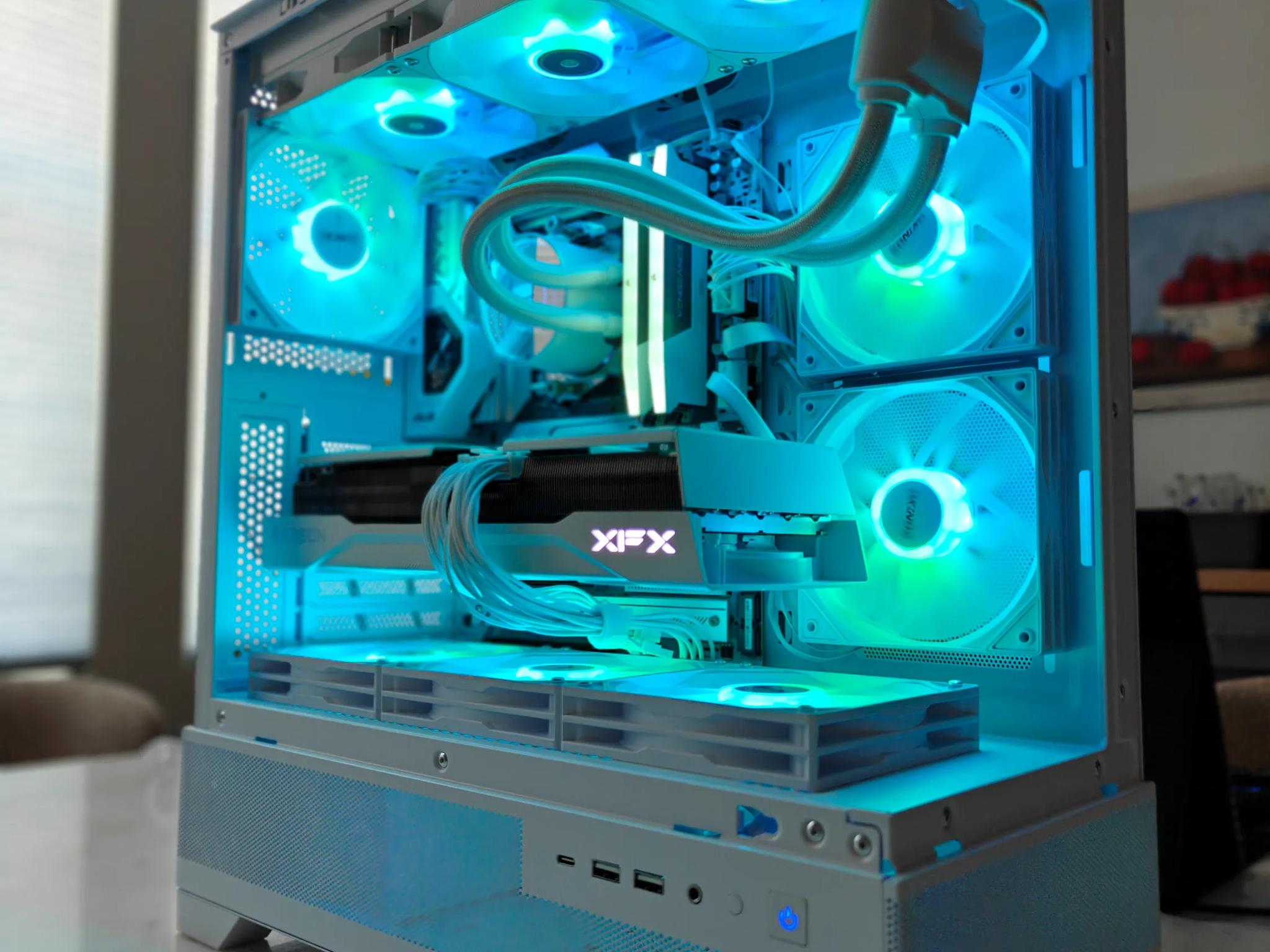 4K - 1440P - AMD Radeon RX 9070 XT - AMD Ryzen 7 7700X - 32GB DDR5 6000 - All White build