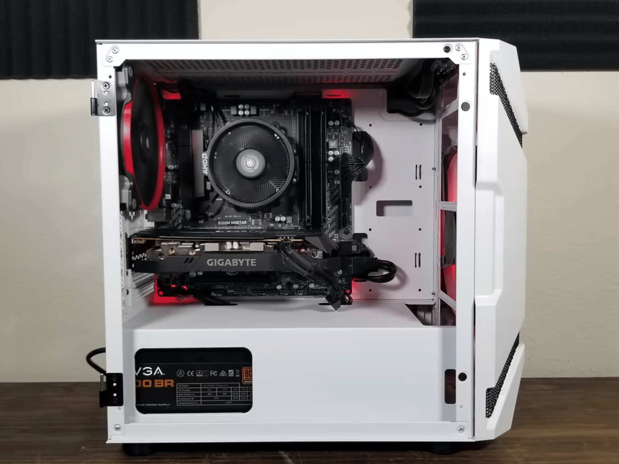 AMD Ryzen 5 2600X // AMD Radeon RX 5500XT // NEO Forza 16GB 3200MHz