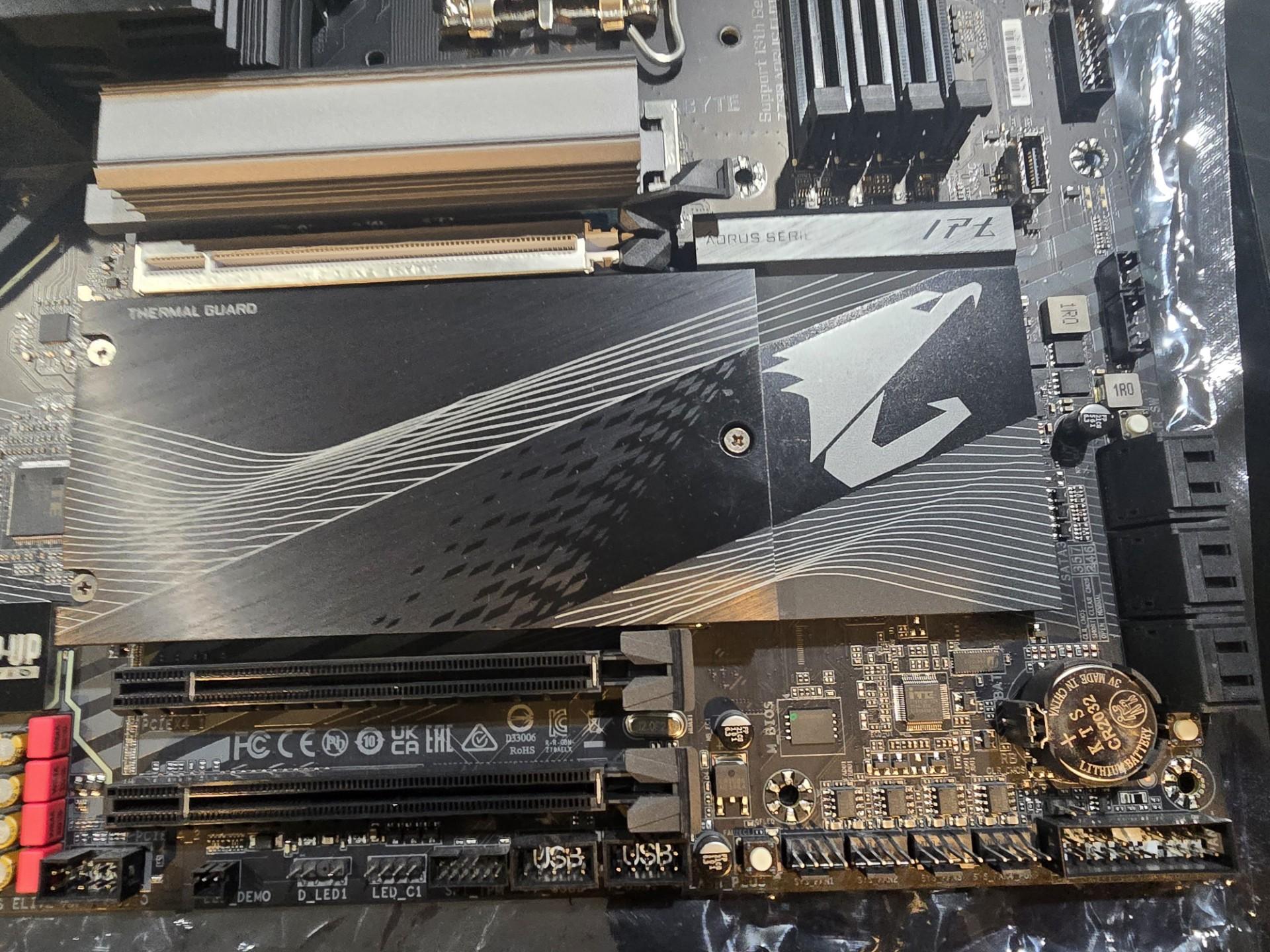 Intel i9-12900K + Gigabyte Z790 AORUS Elite AX Combo