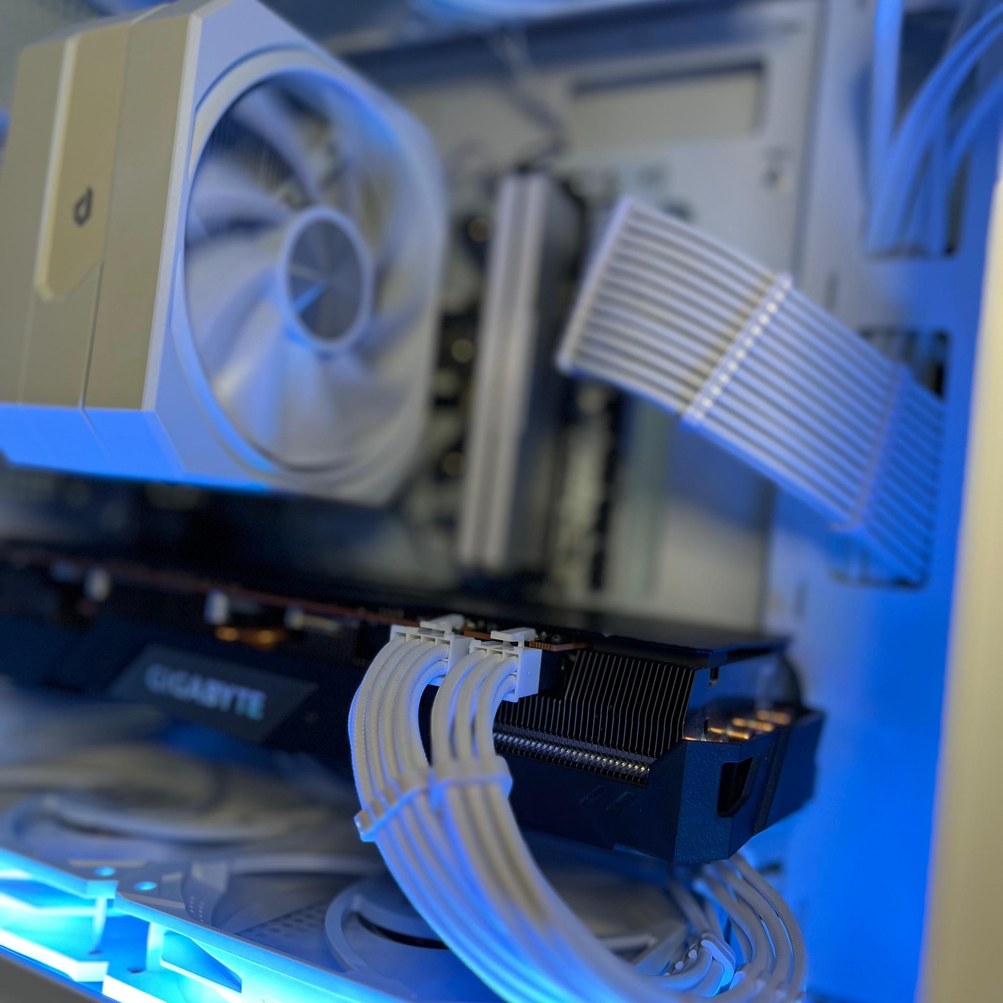 WHITE GAMING PC(RYZEN 5 3500x+RX 5700xt)