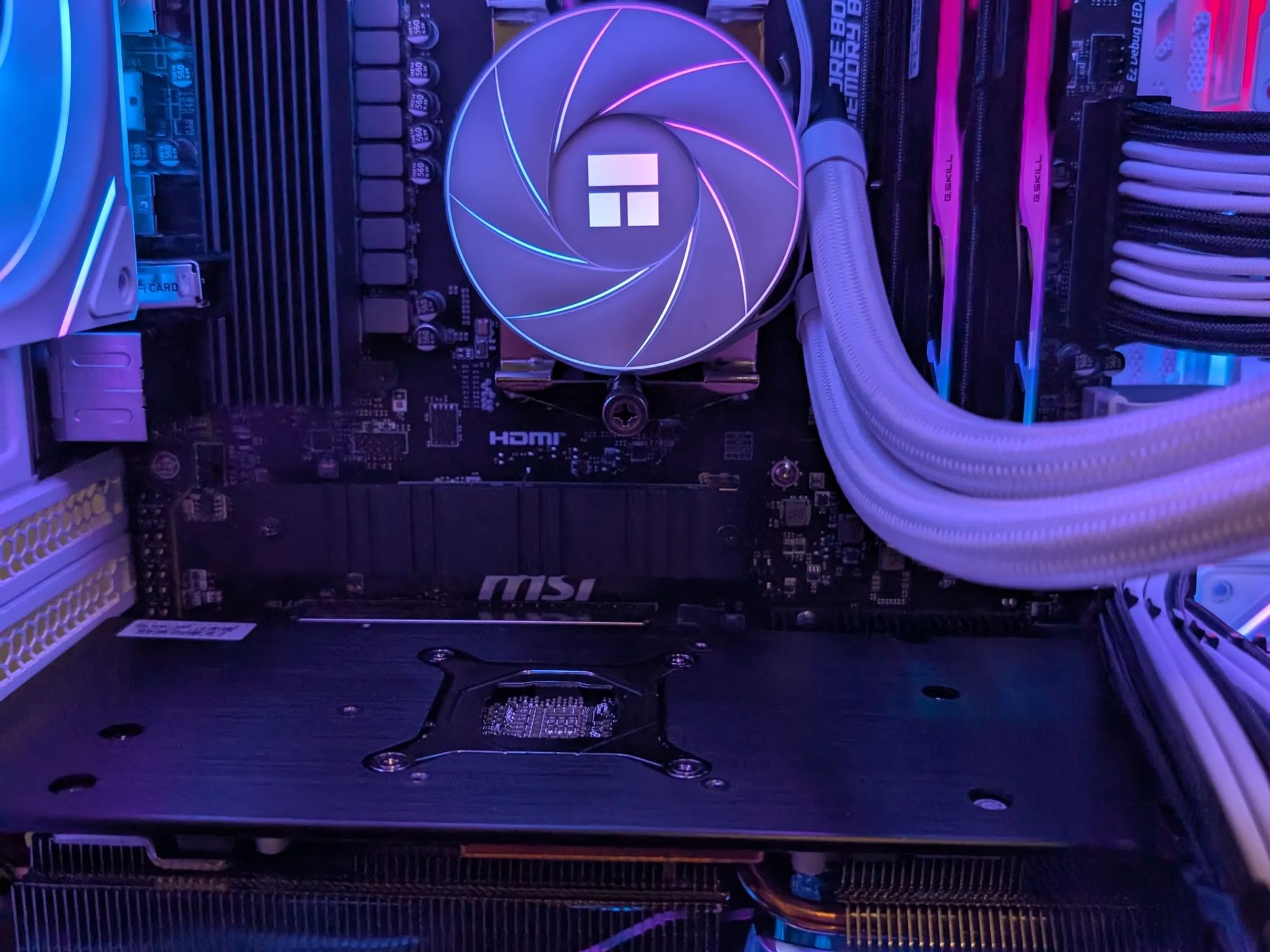 Ryzen 7 9700x | RX 7800 XT | 32 GB DDR5 6000 | 1 TB NVME | Liquid Cooled