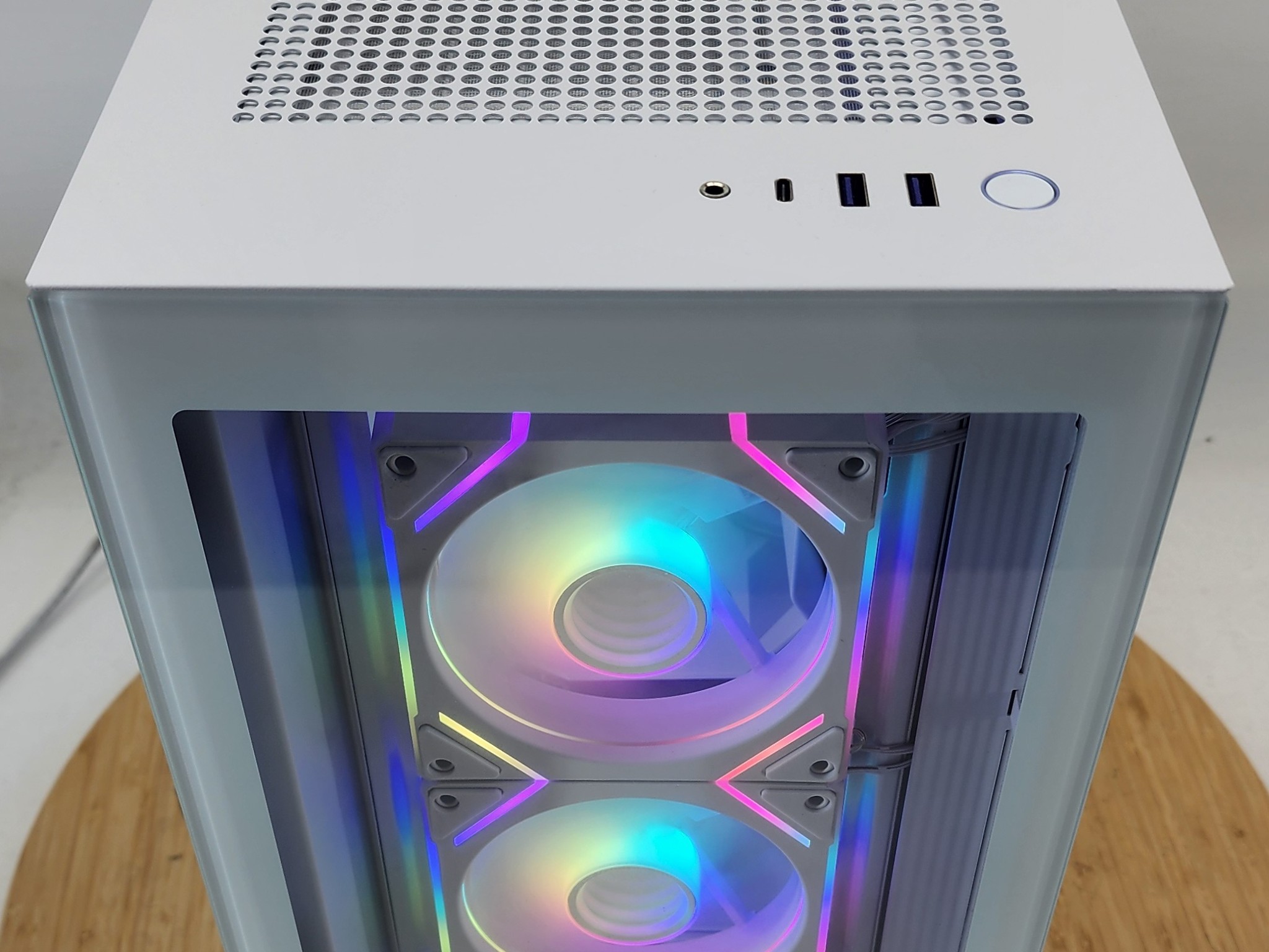 Gaming PC Ryzen 7 7800X3D 32GB RAM 2TB SSD RX 9070 XT 16GB Windows 11 Computer