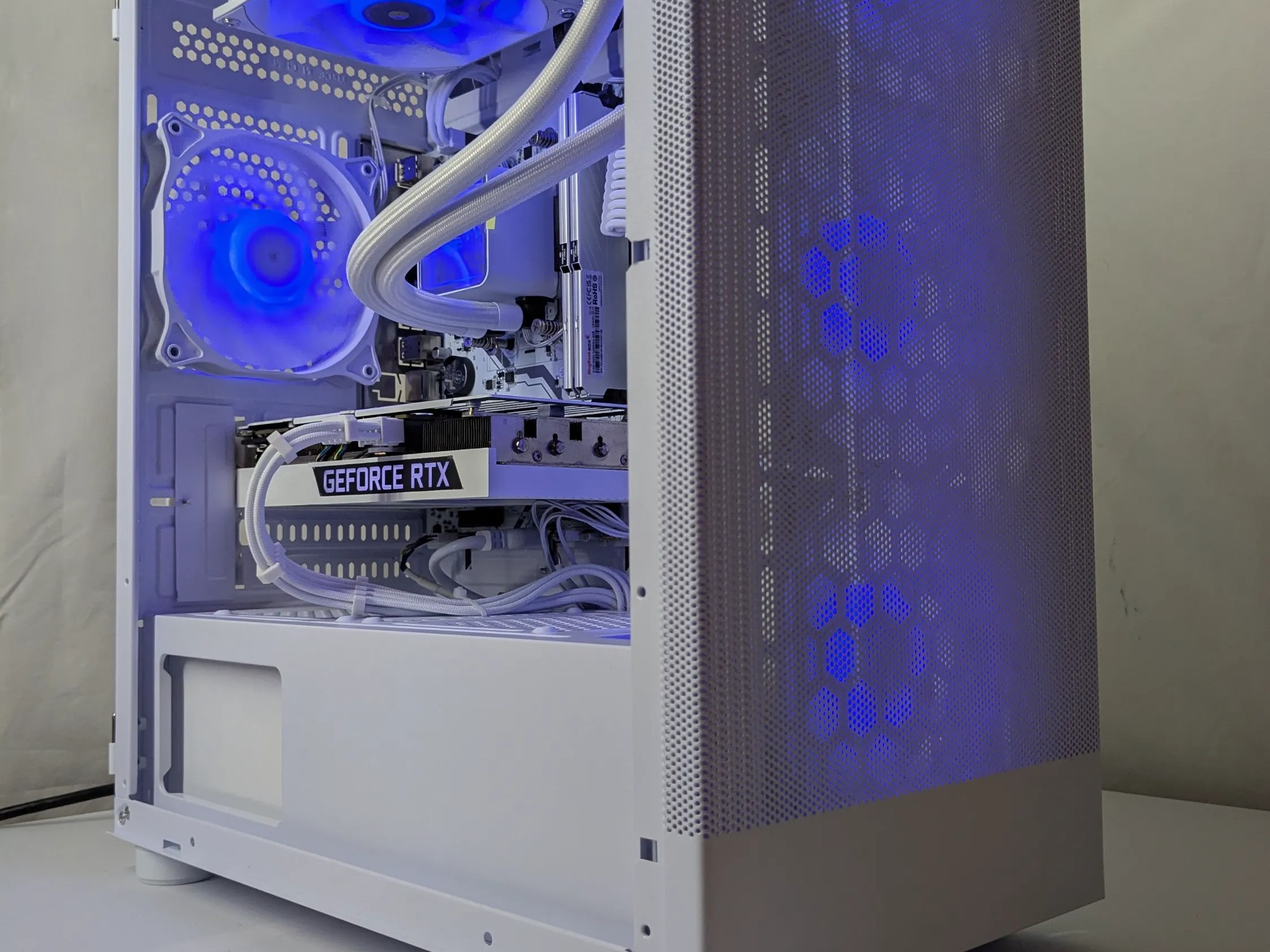 🔥 Whiteout Gaming Beast – RTX 3060Ti | 16GB DDR4 | 240mm AIO 🔥