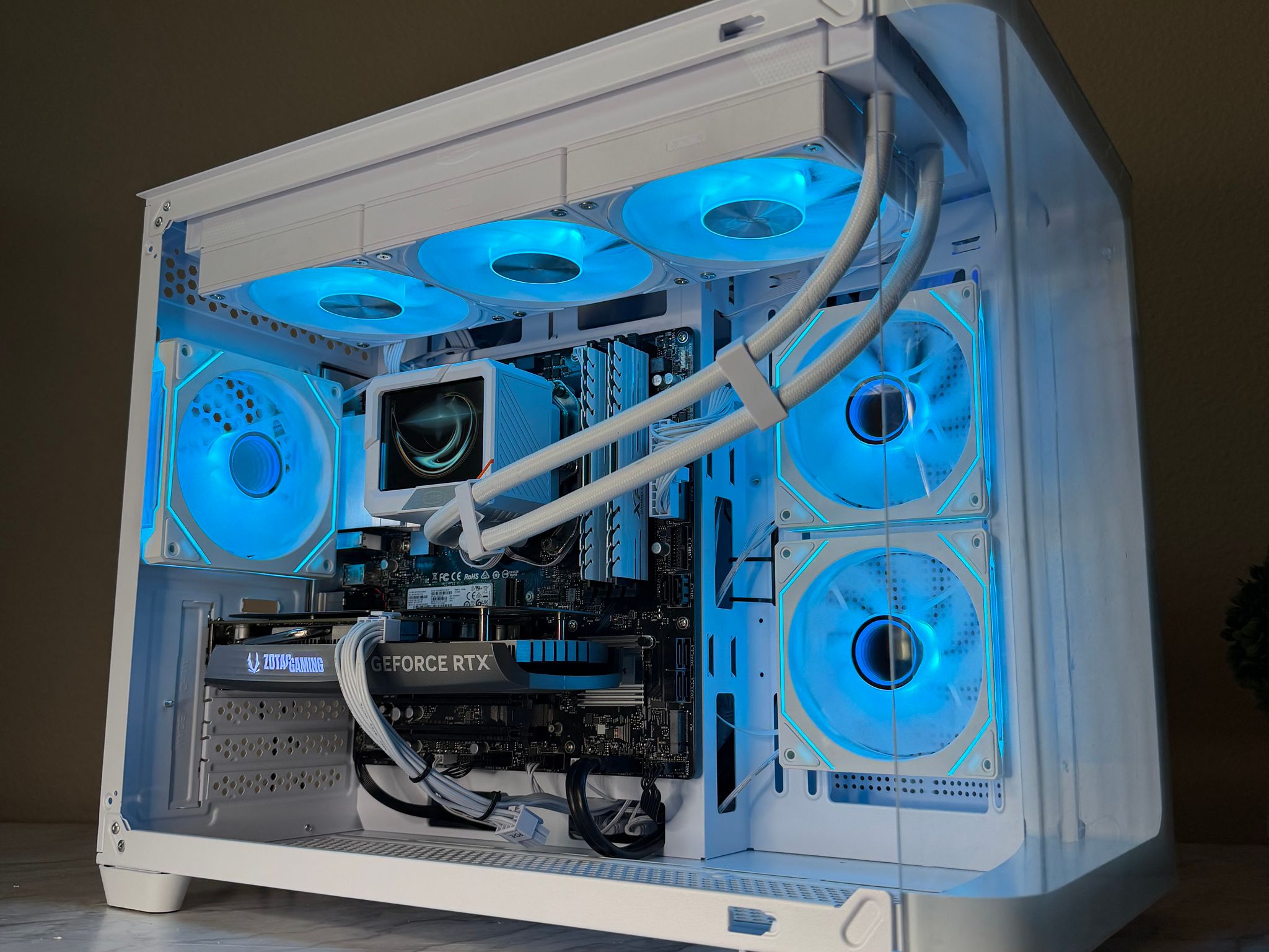rtx 4060 | ryzen 7 3800x | 512gb | 16gb ram| gaming pc