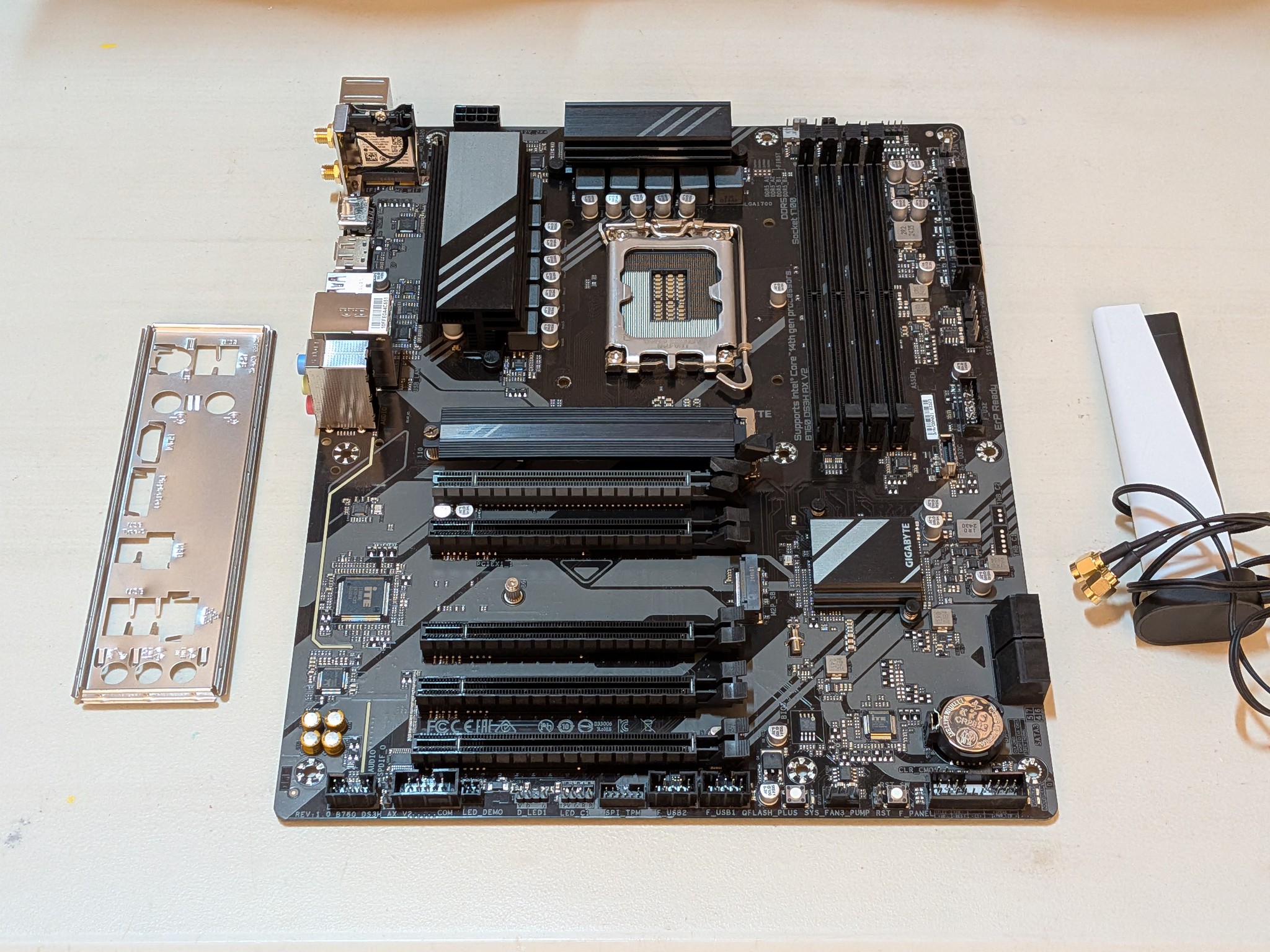 GIGABYTE B760 DS3H AX V2 DDR5 ATX Motherboard – Intel LGA1700 12th/13th/14th Gen – WiFi