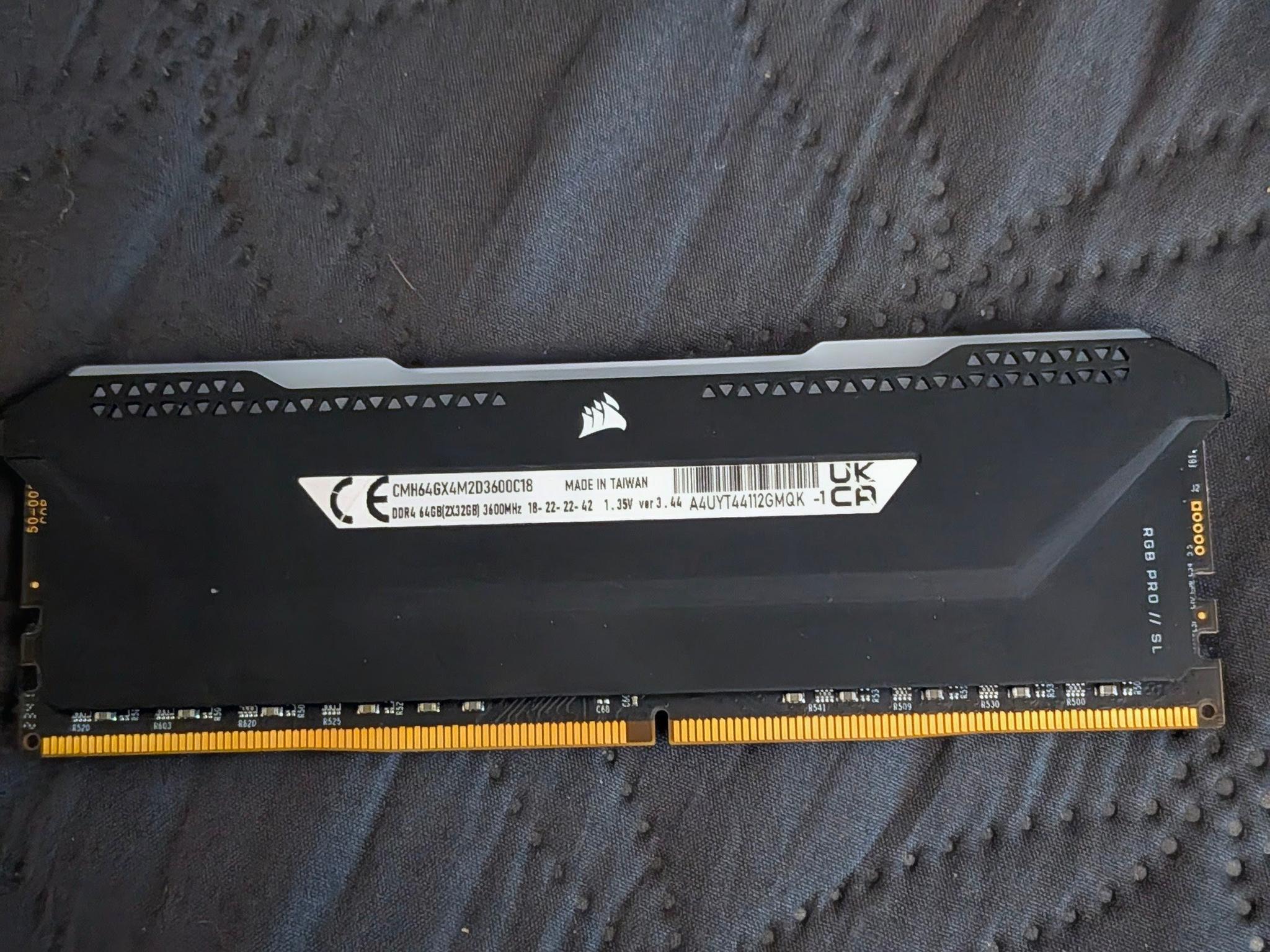 Corsair Vengeance RGB Pro SL 64GB DDR4-3600 (2x32GB) - Image 2